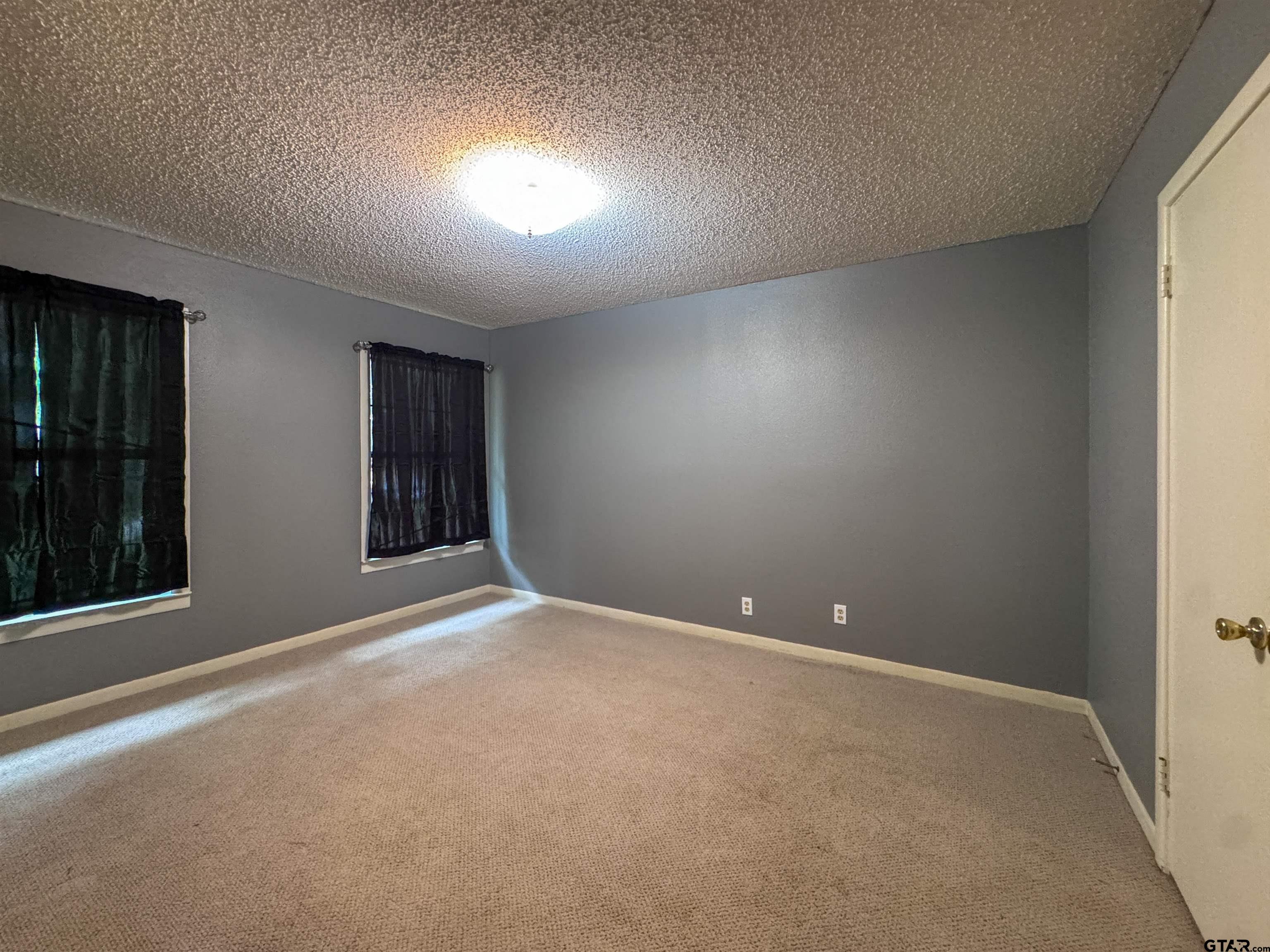 702 S Greer