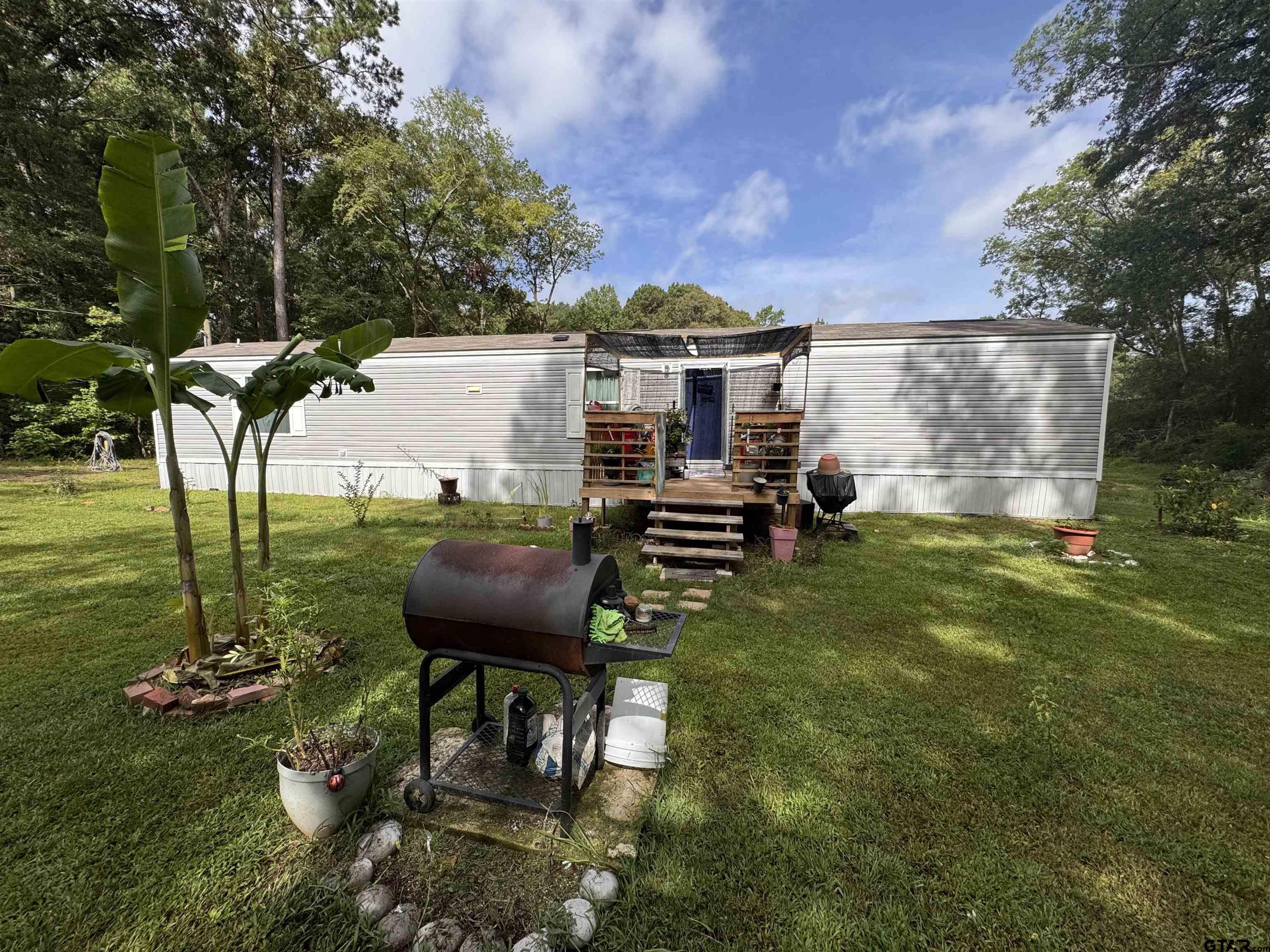 612 W Broadway