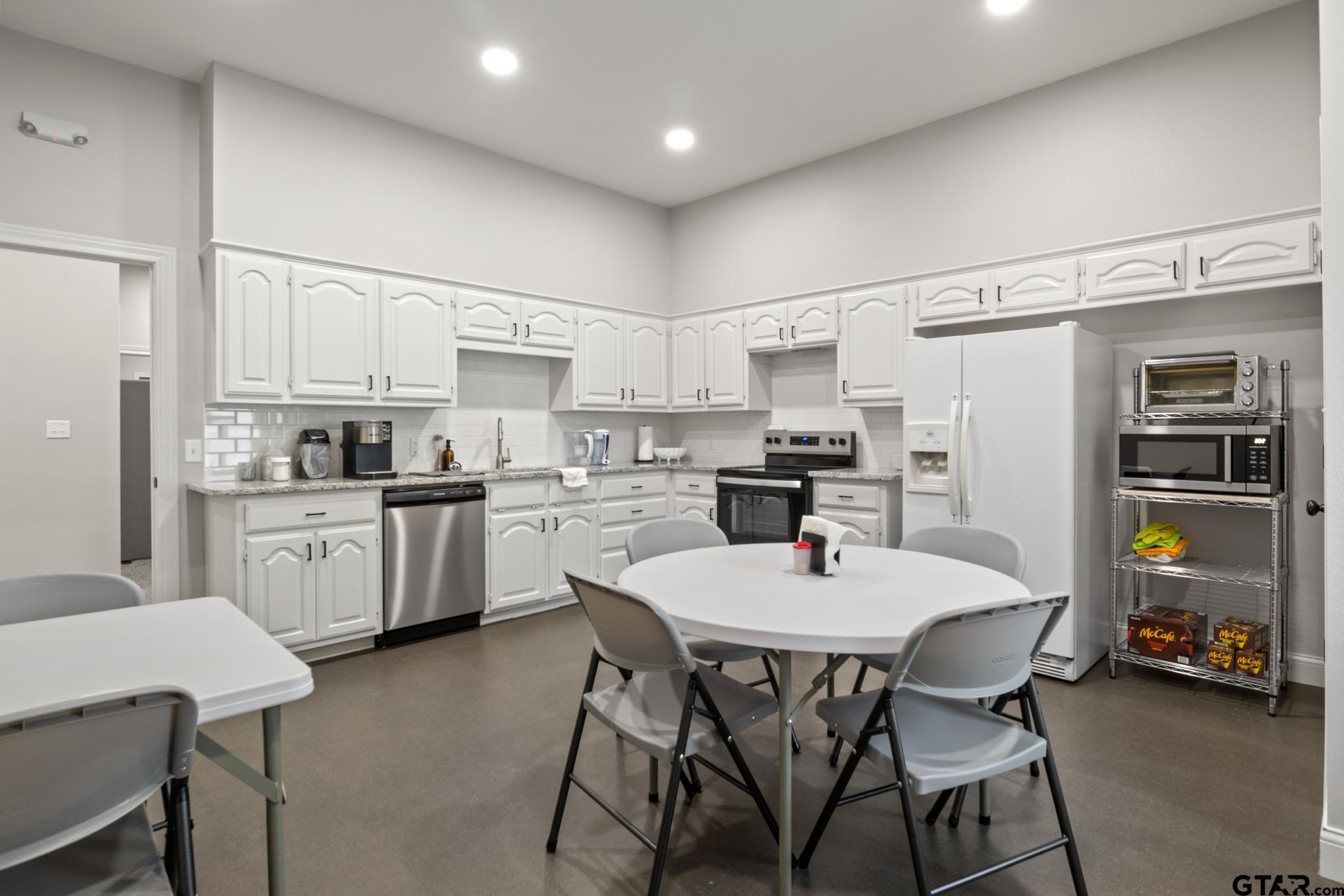 107 E 11th St