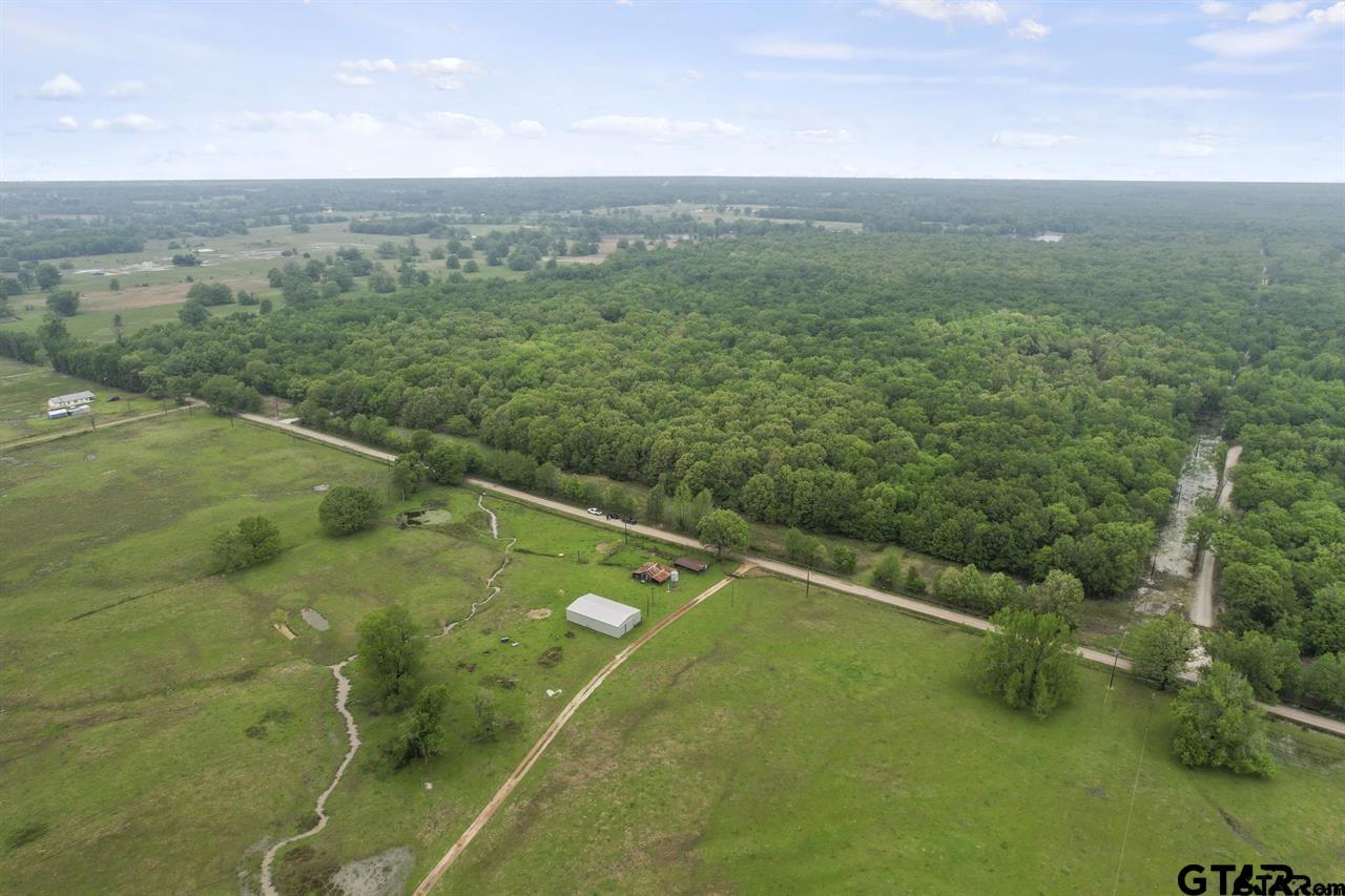 957 NE County Road 2220