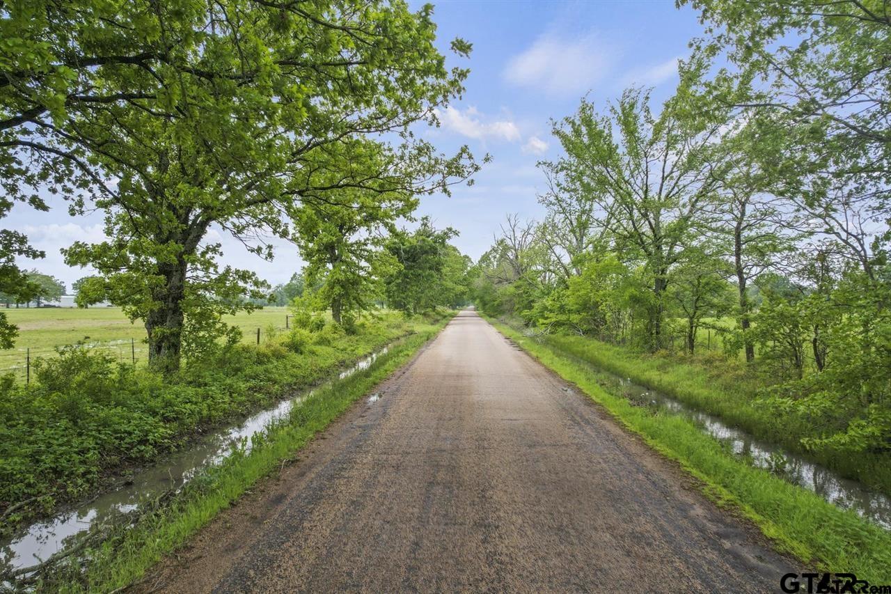 957 NE County Road 2220