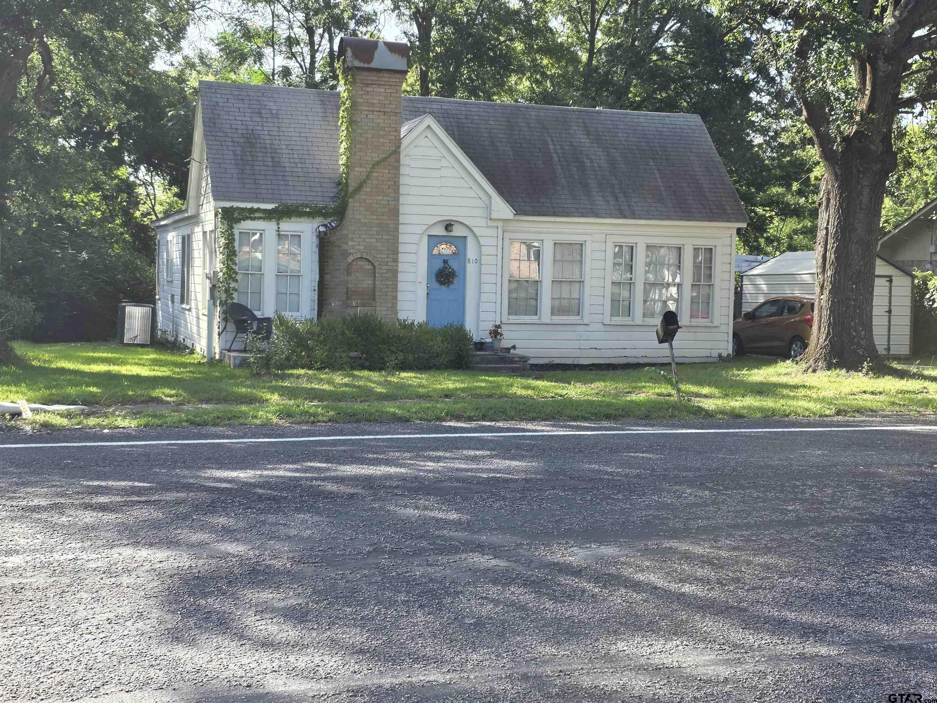 810 N Main