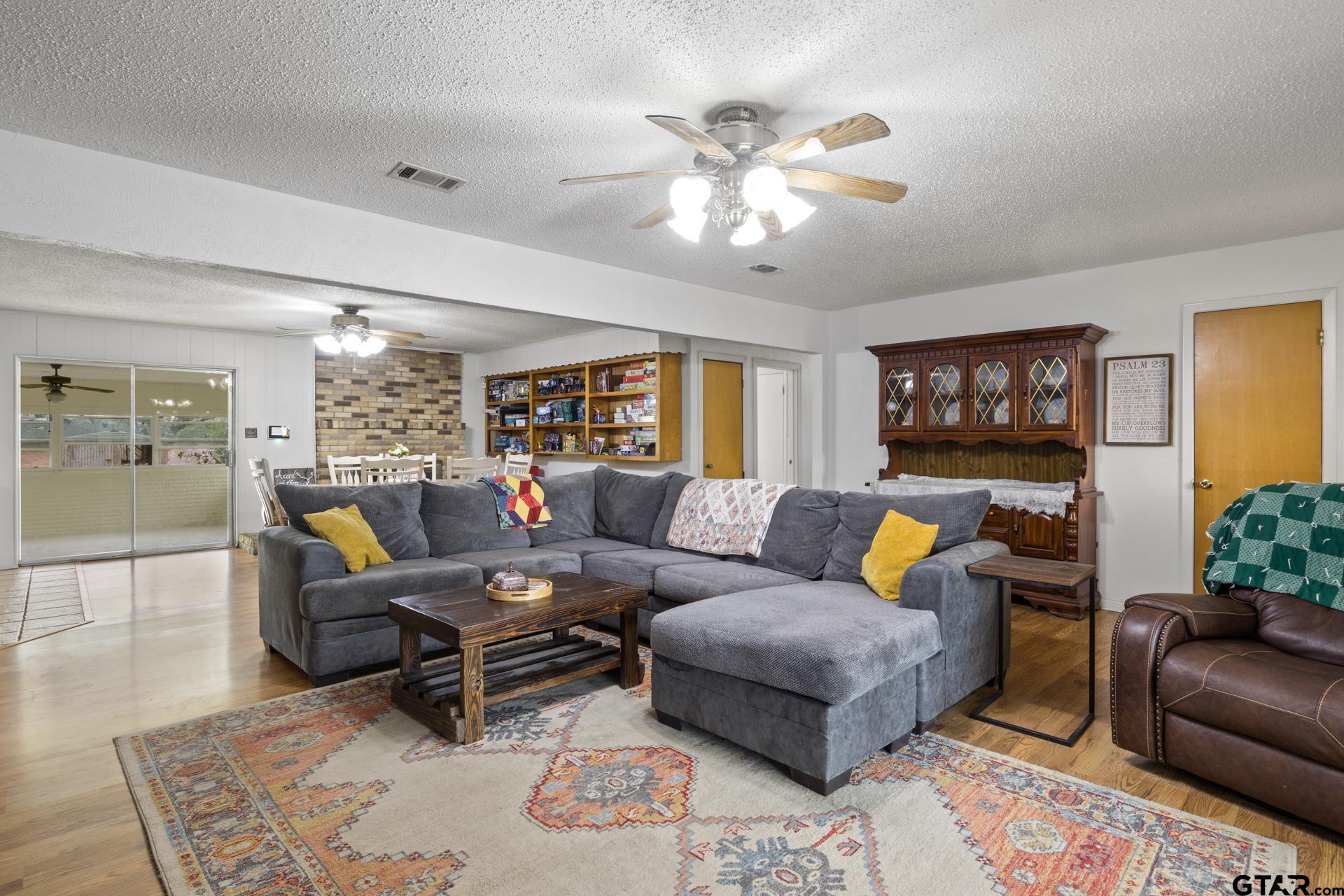 401 Hickory