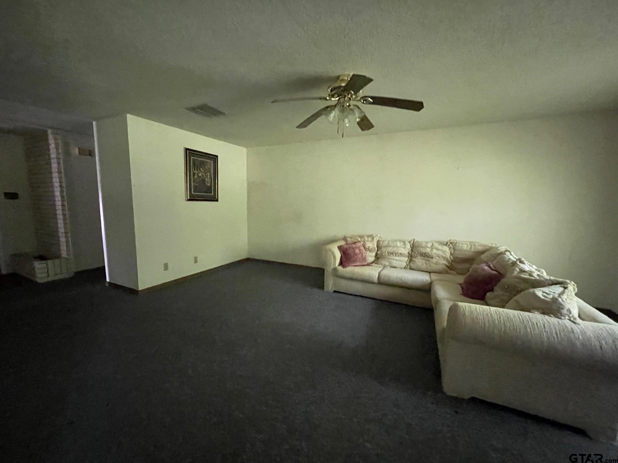 808 Watson Blvd