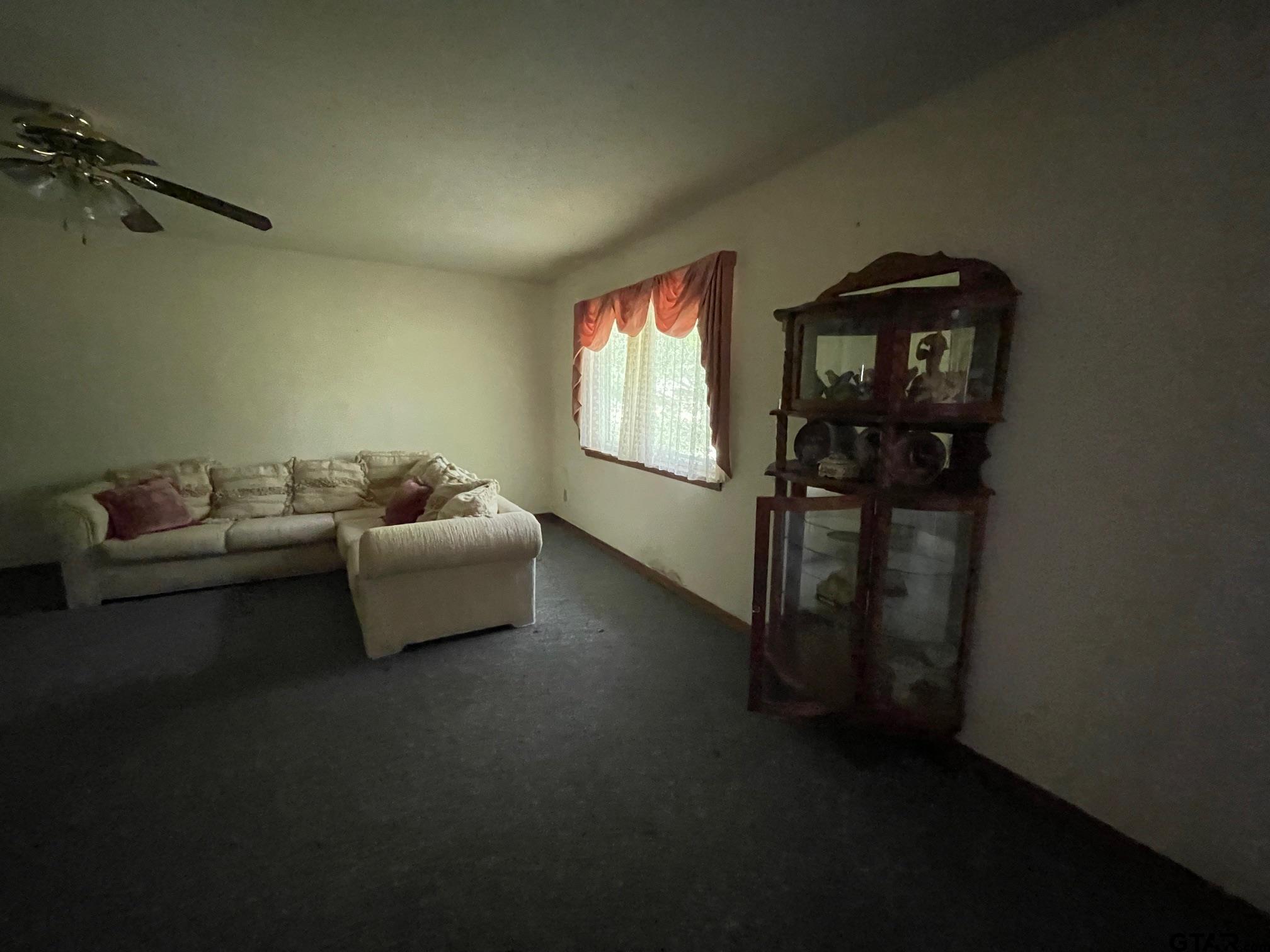 808 Watson Blvd