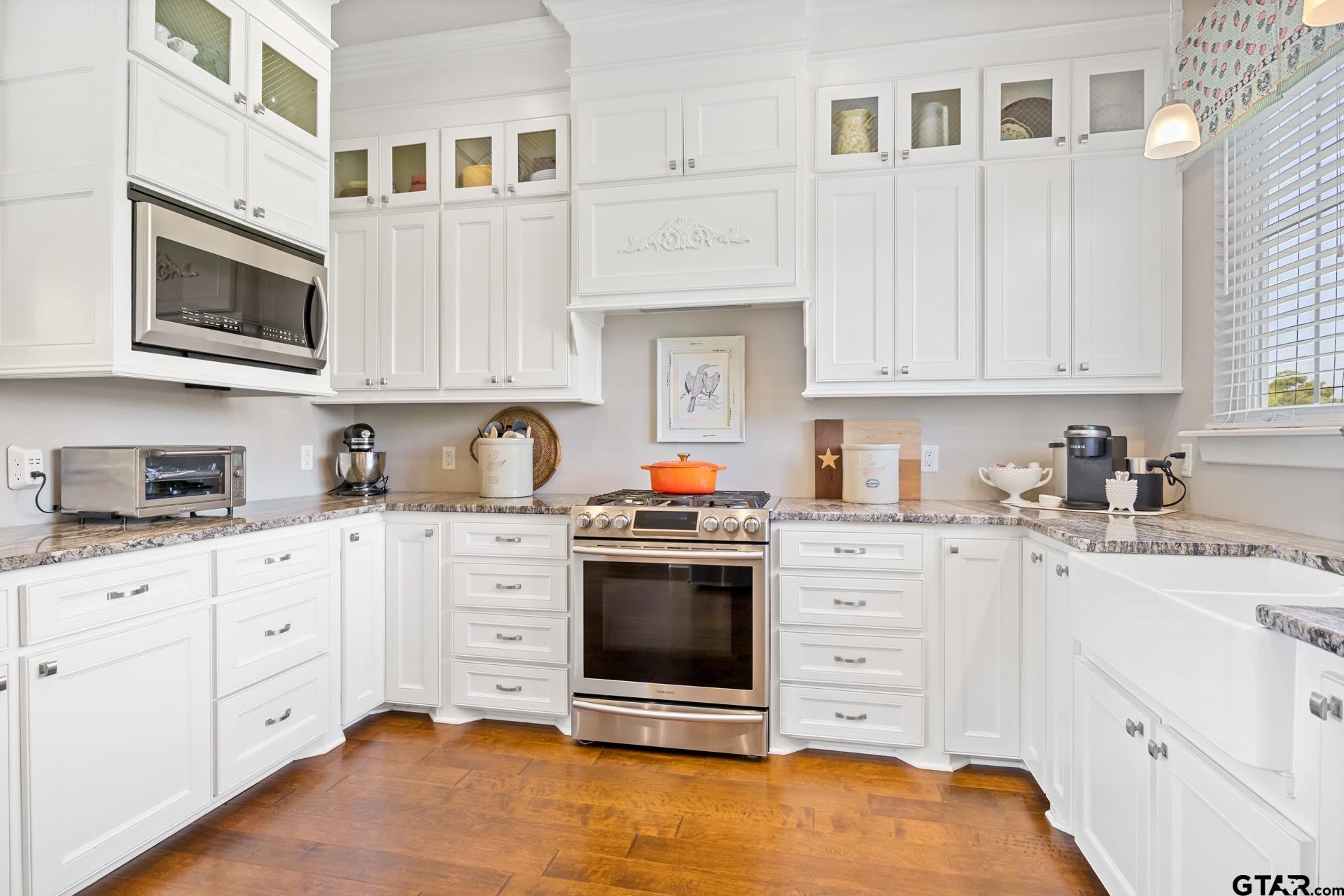 245 Private Road 2714