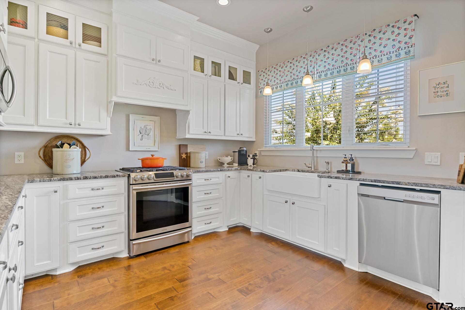 245 Private Road 2714