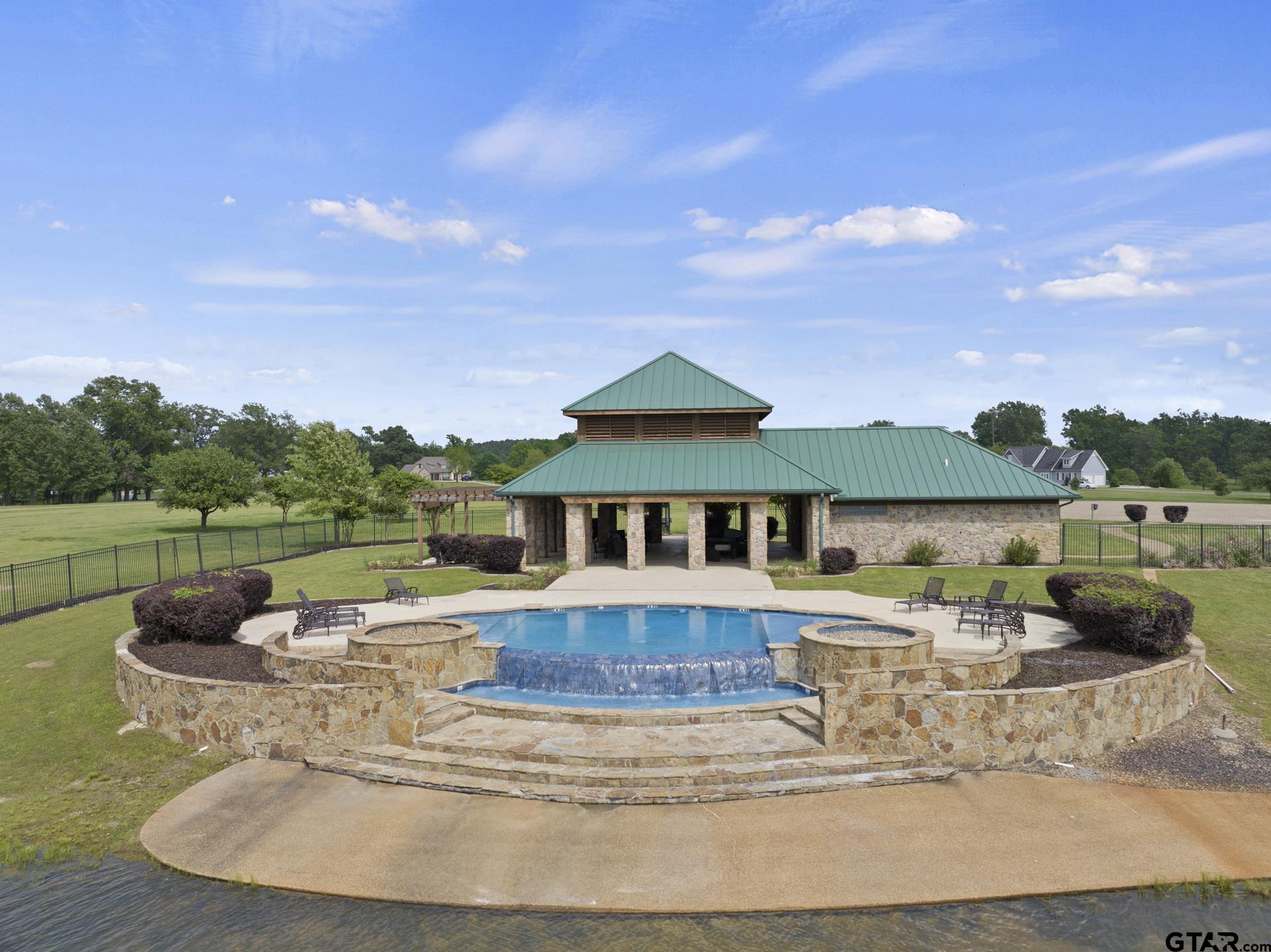 245 Private Road 2714