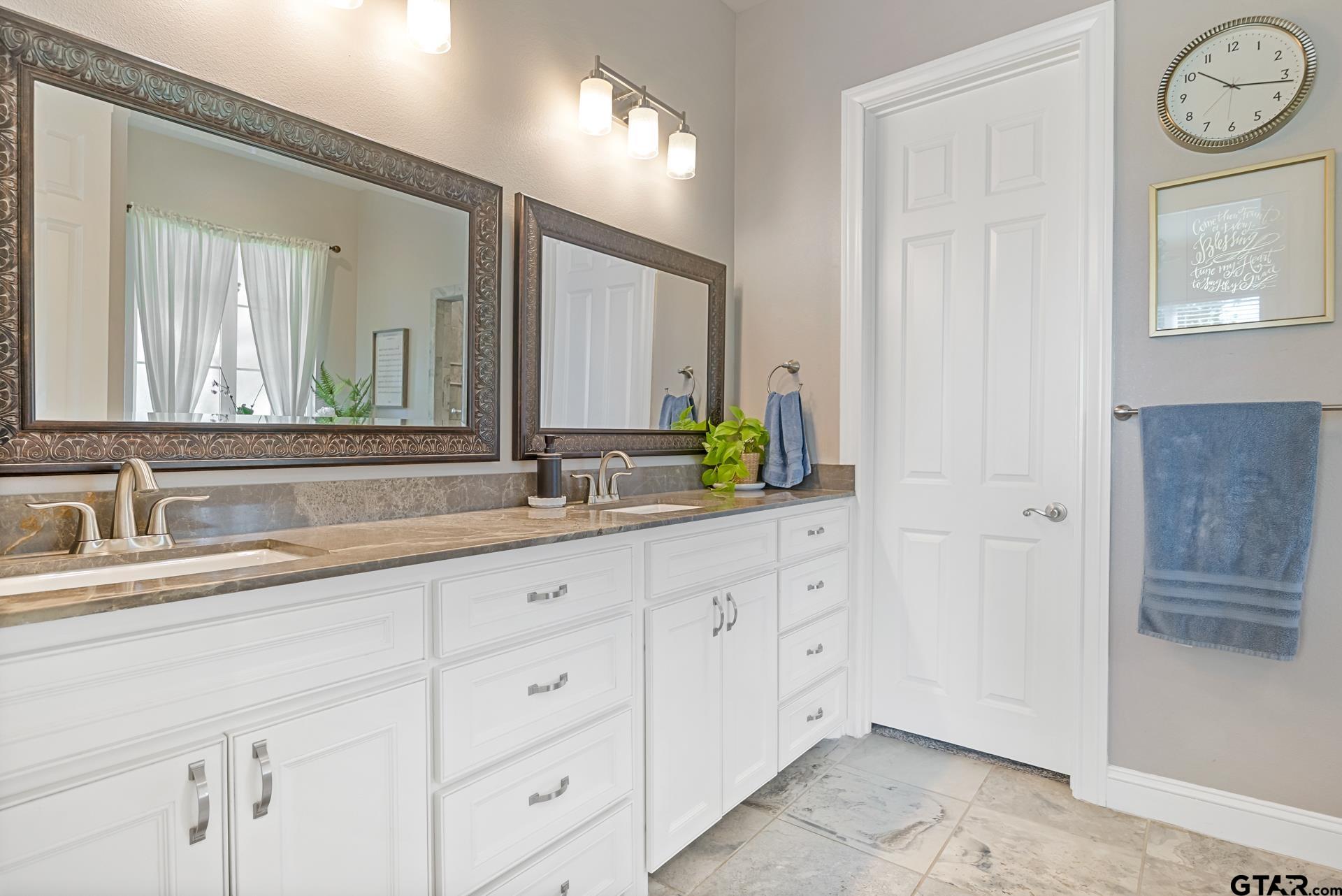 245 Private Road 2714