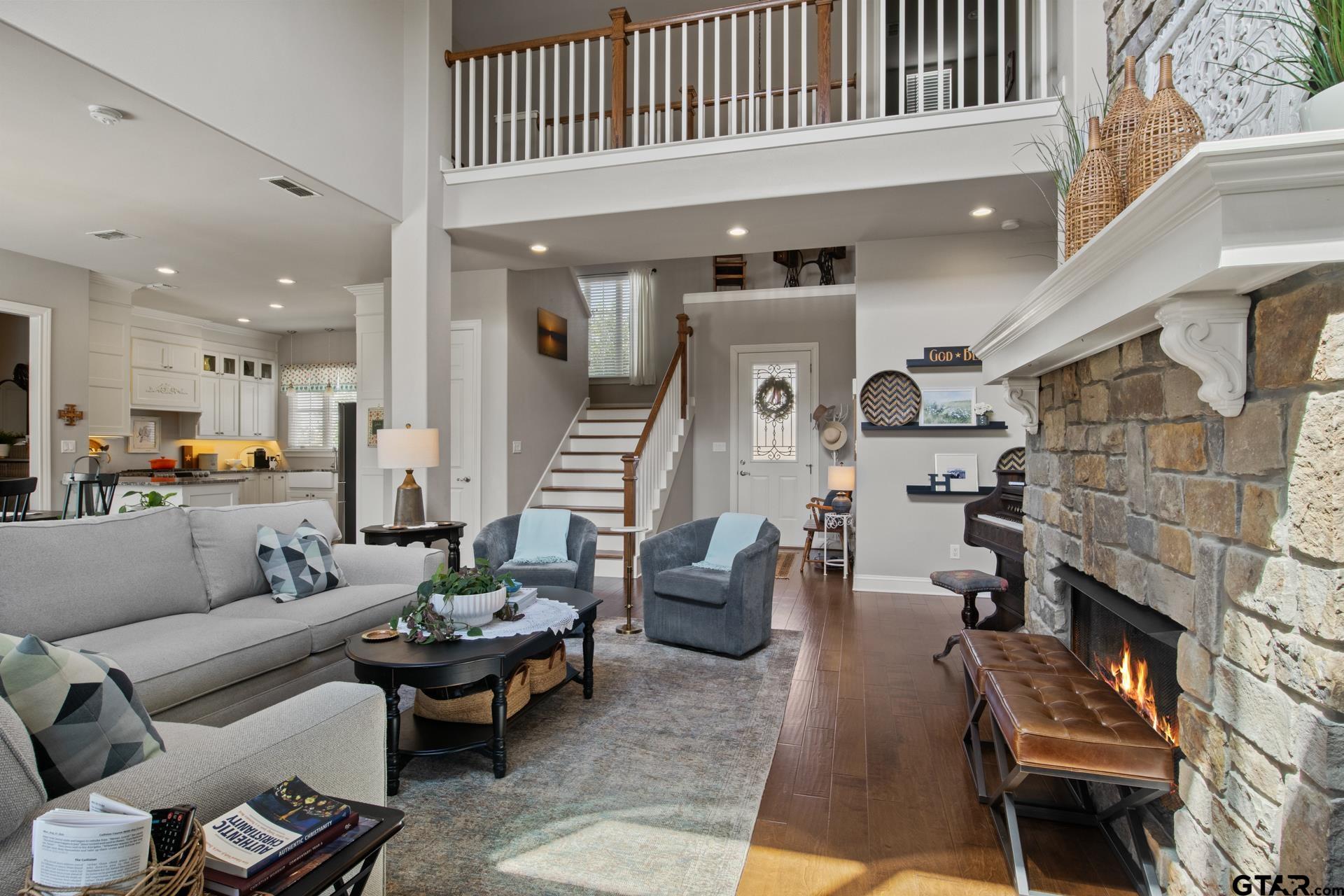 245 Private Road 2714