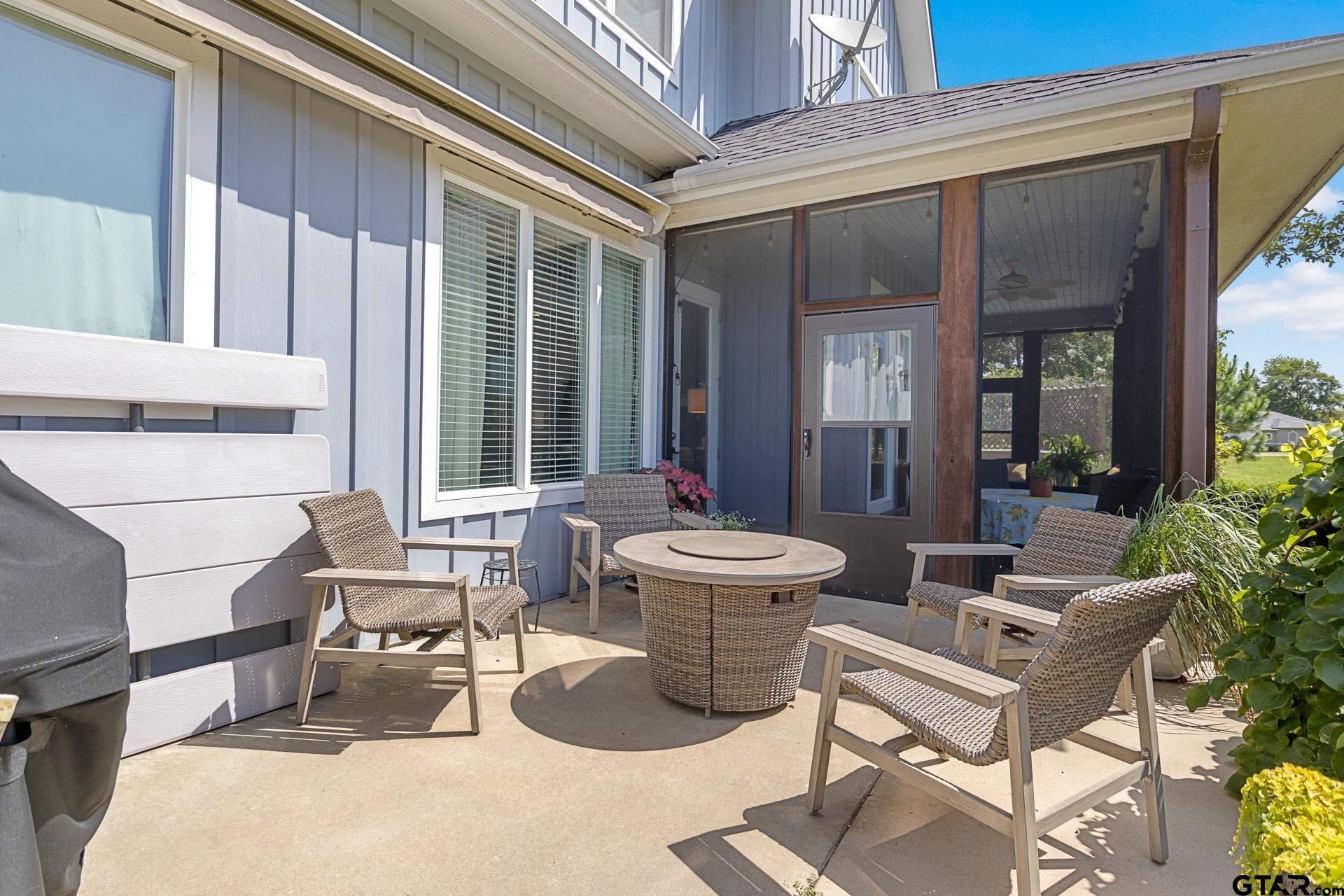 245 Private Road 2714