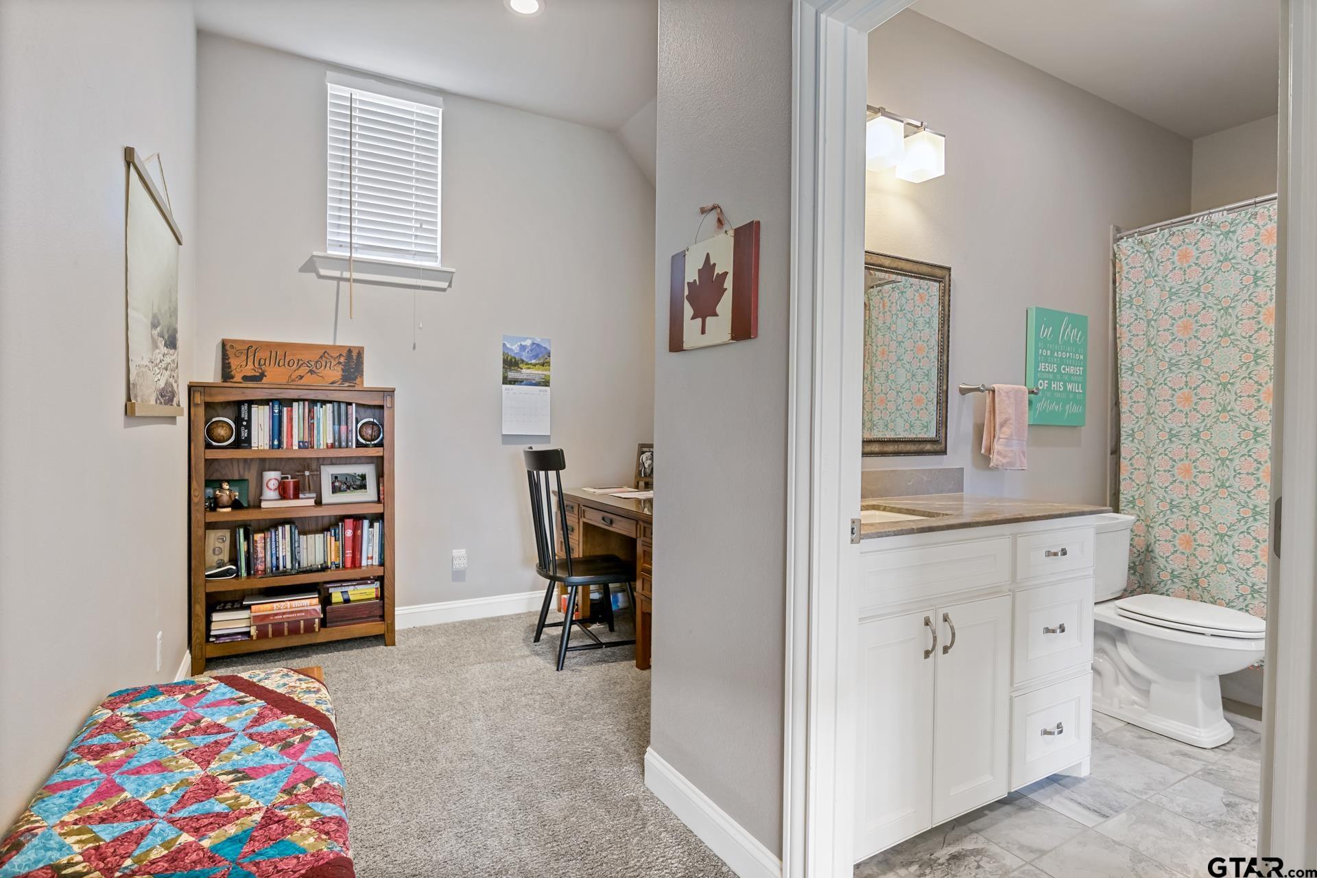 245 Private Road 2714