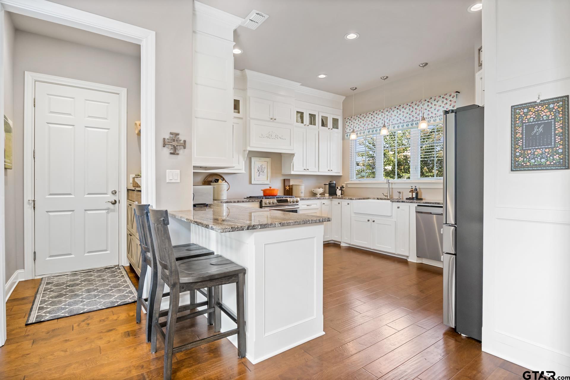 245 Private Road 2714