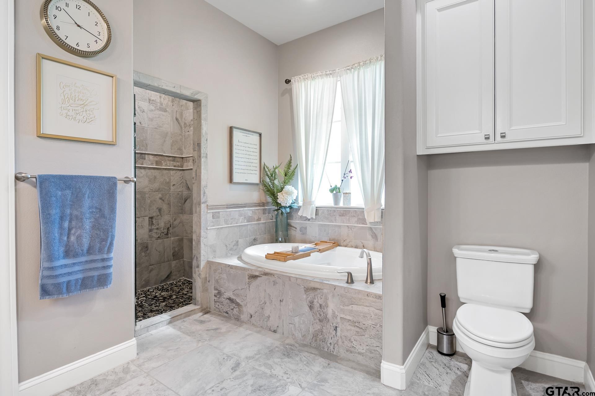 245 Private Road 2714