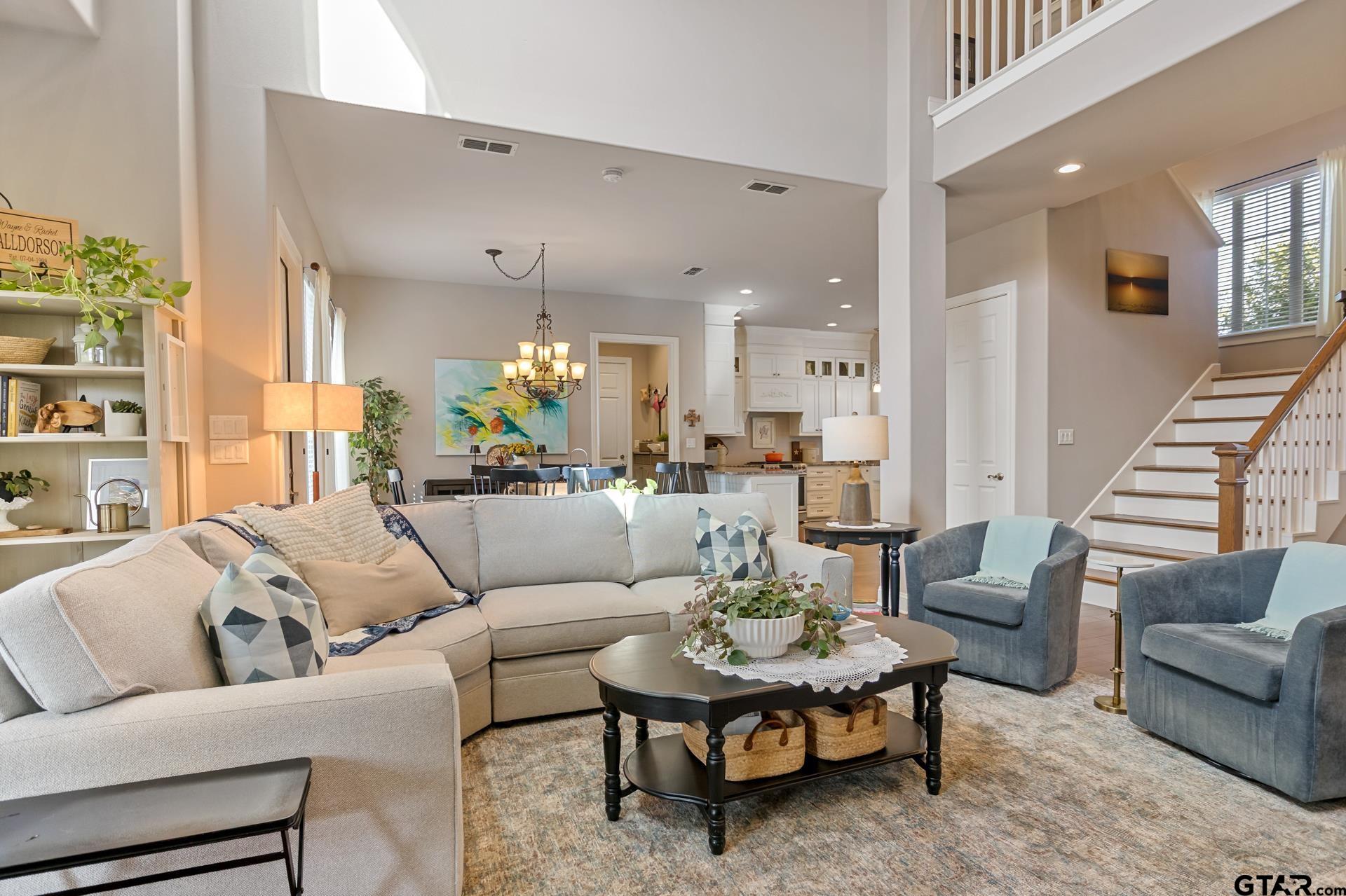 245 Private Road 2714