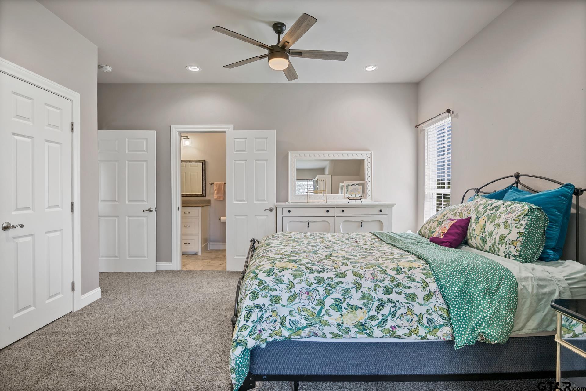 245 Private Road 2714