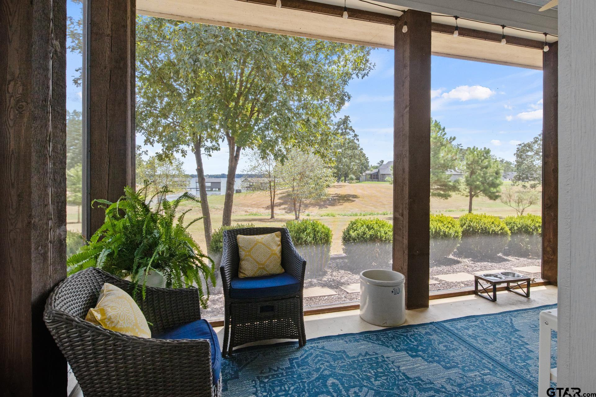 245 Private Road 2714