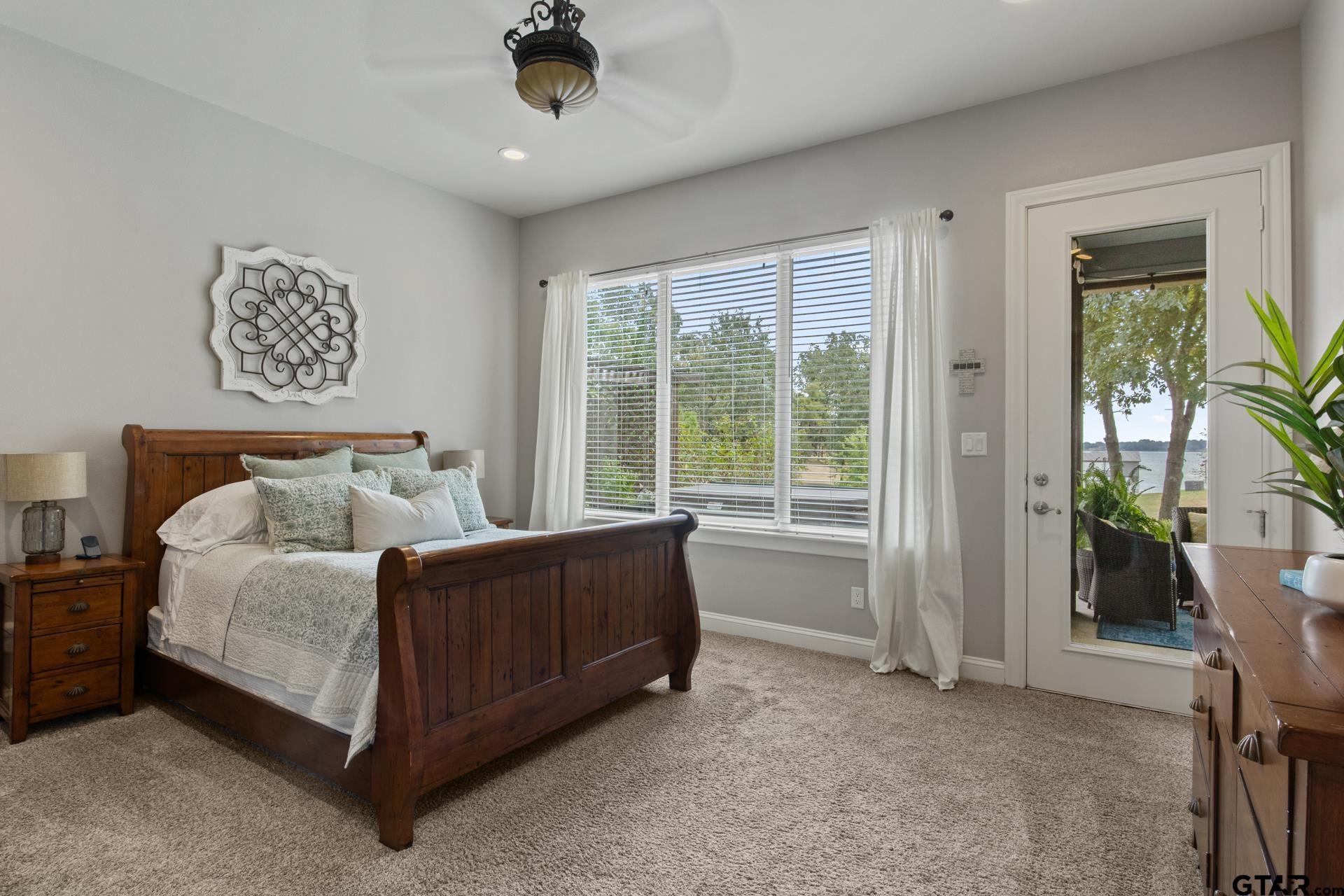 245 Private Road 2714