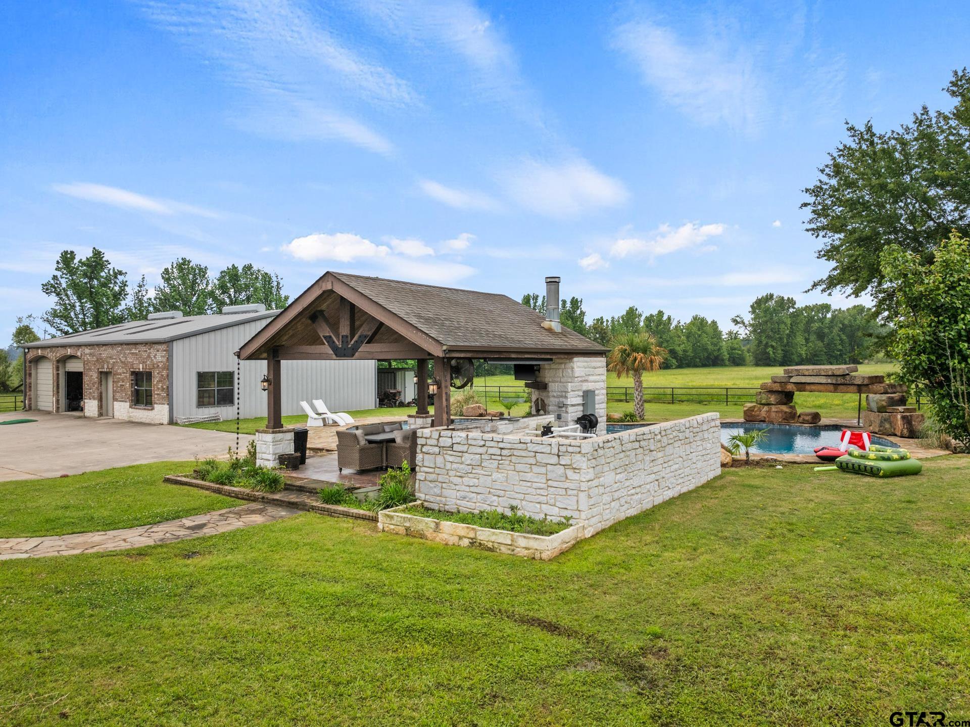 24.984 AC W State Highway 11