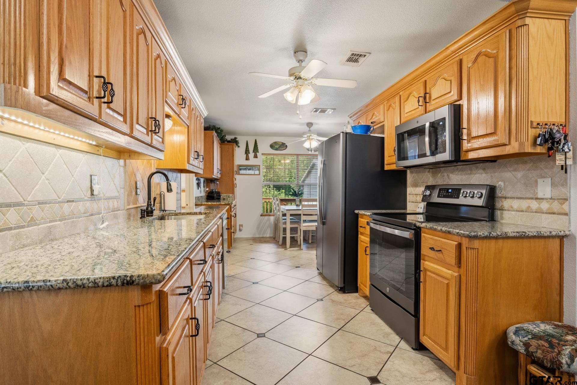 411 County Road 2127