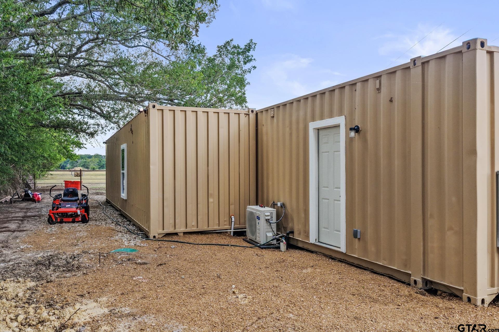 884 NE County Road 2150
