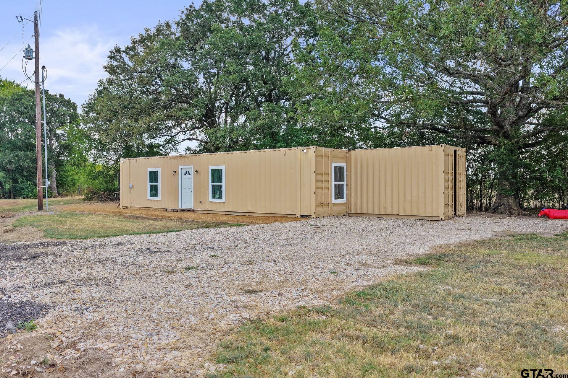 884 NE County Road 2150