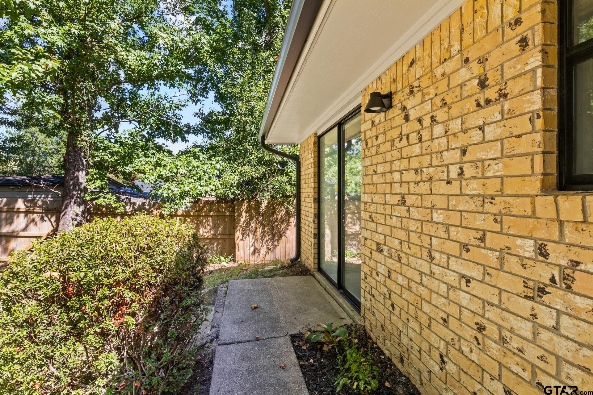 515 Brookwood Dr
