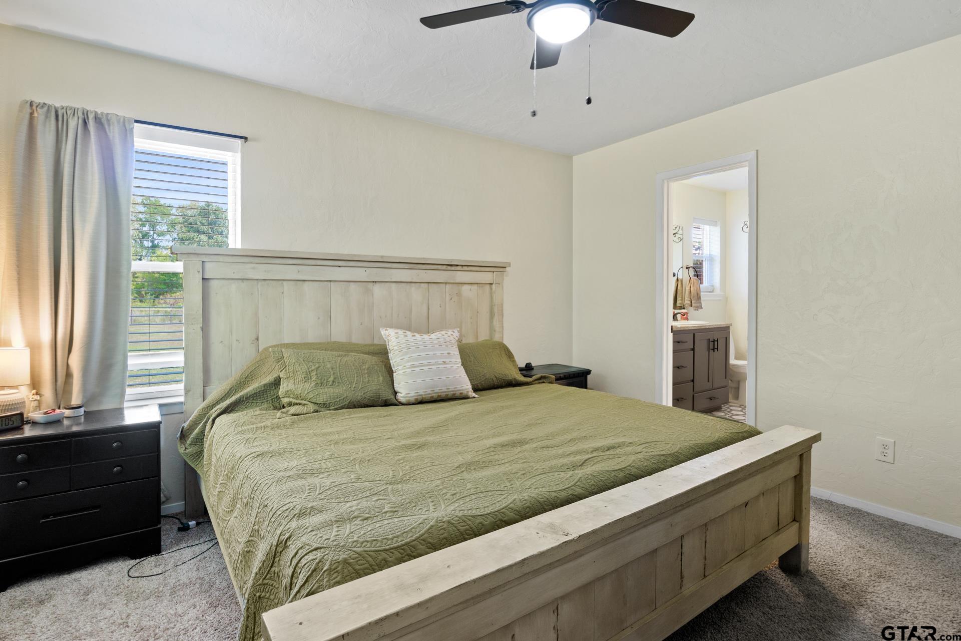 380 N Frontage Rd