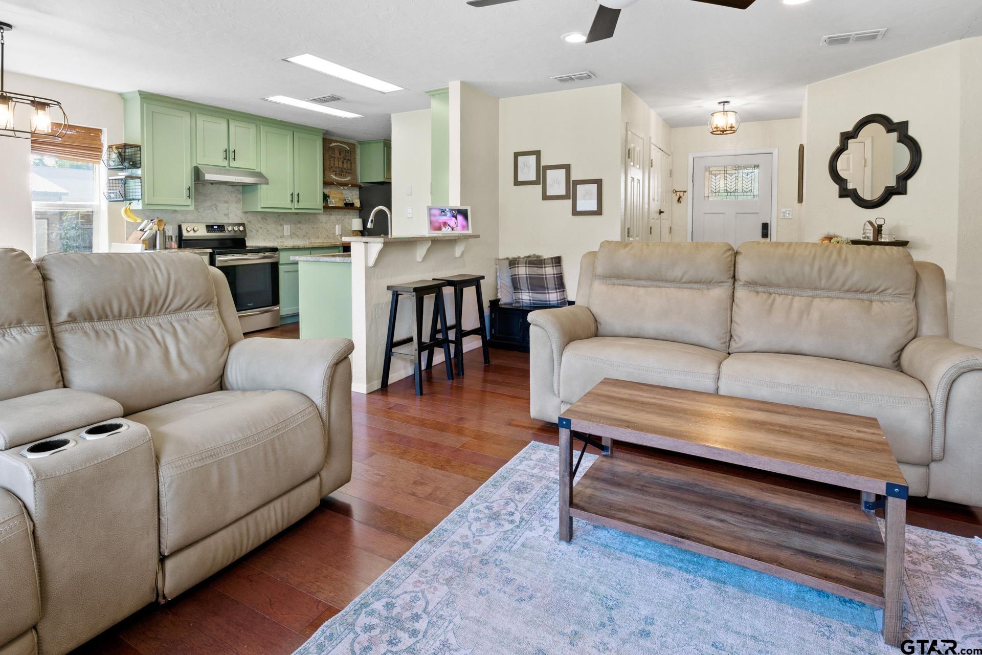 380 N Frontage Rd