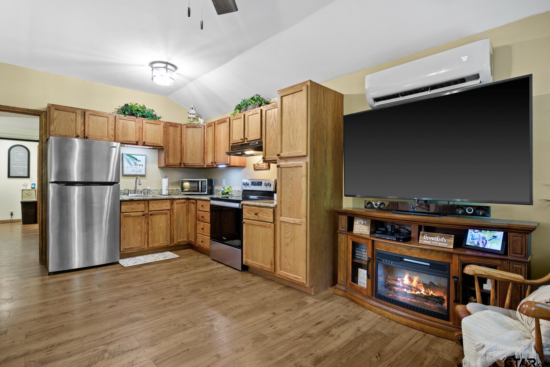 119 Private Road 52614