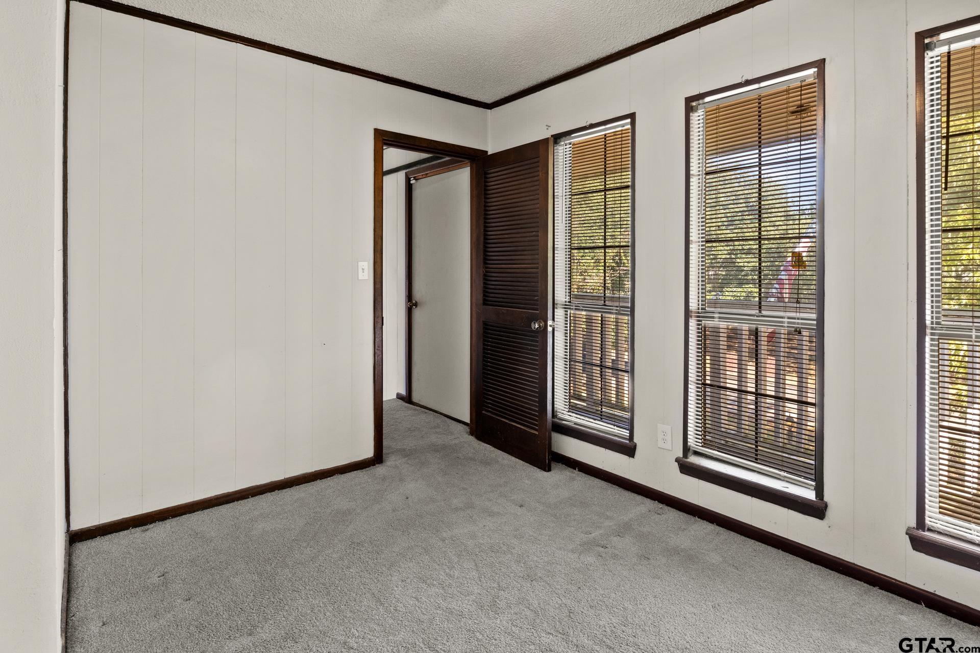 600 W 12th St