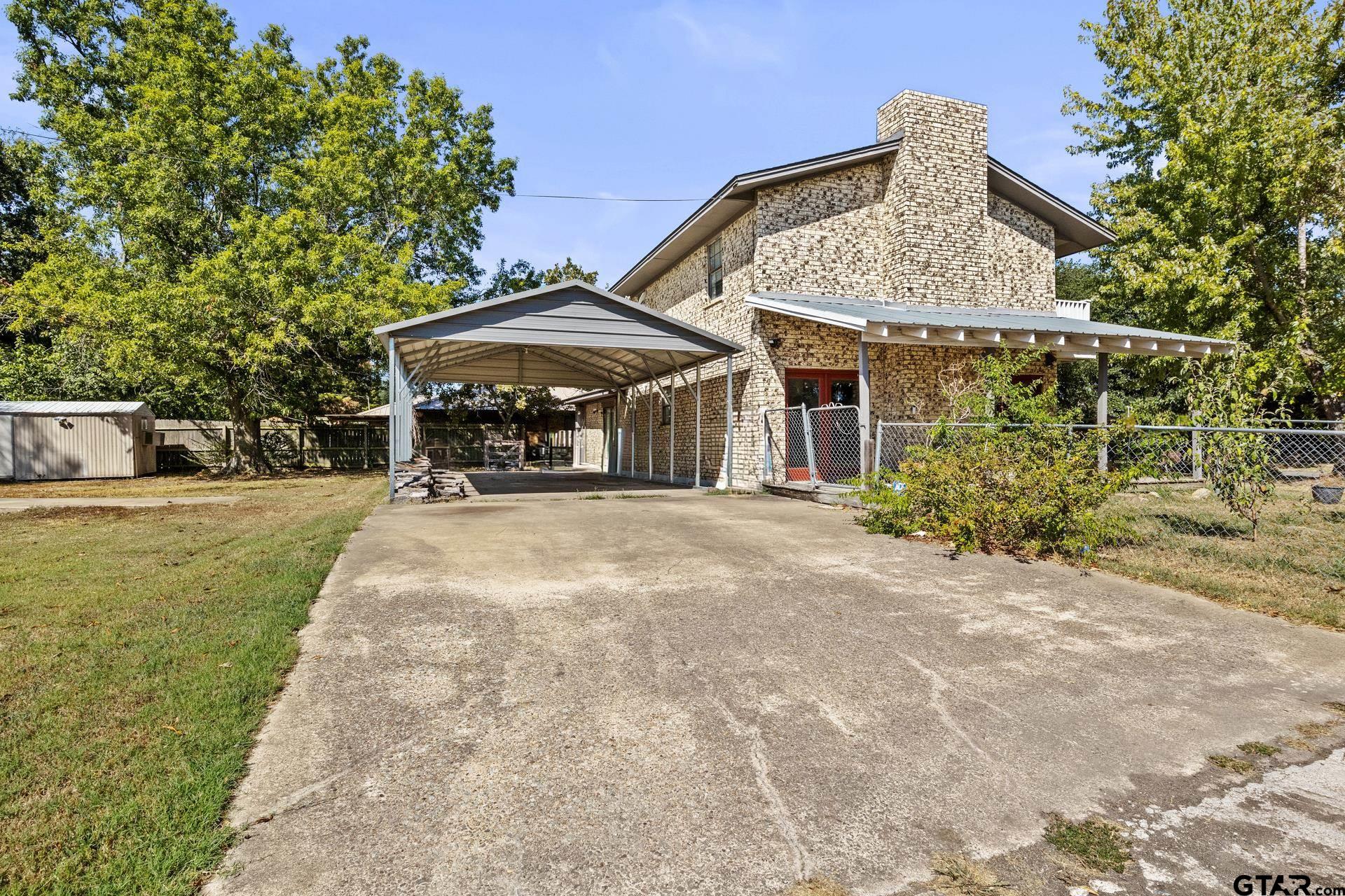 600 W 12th St