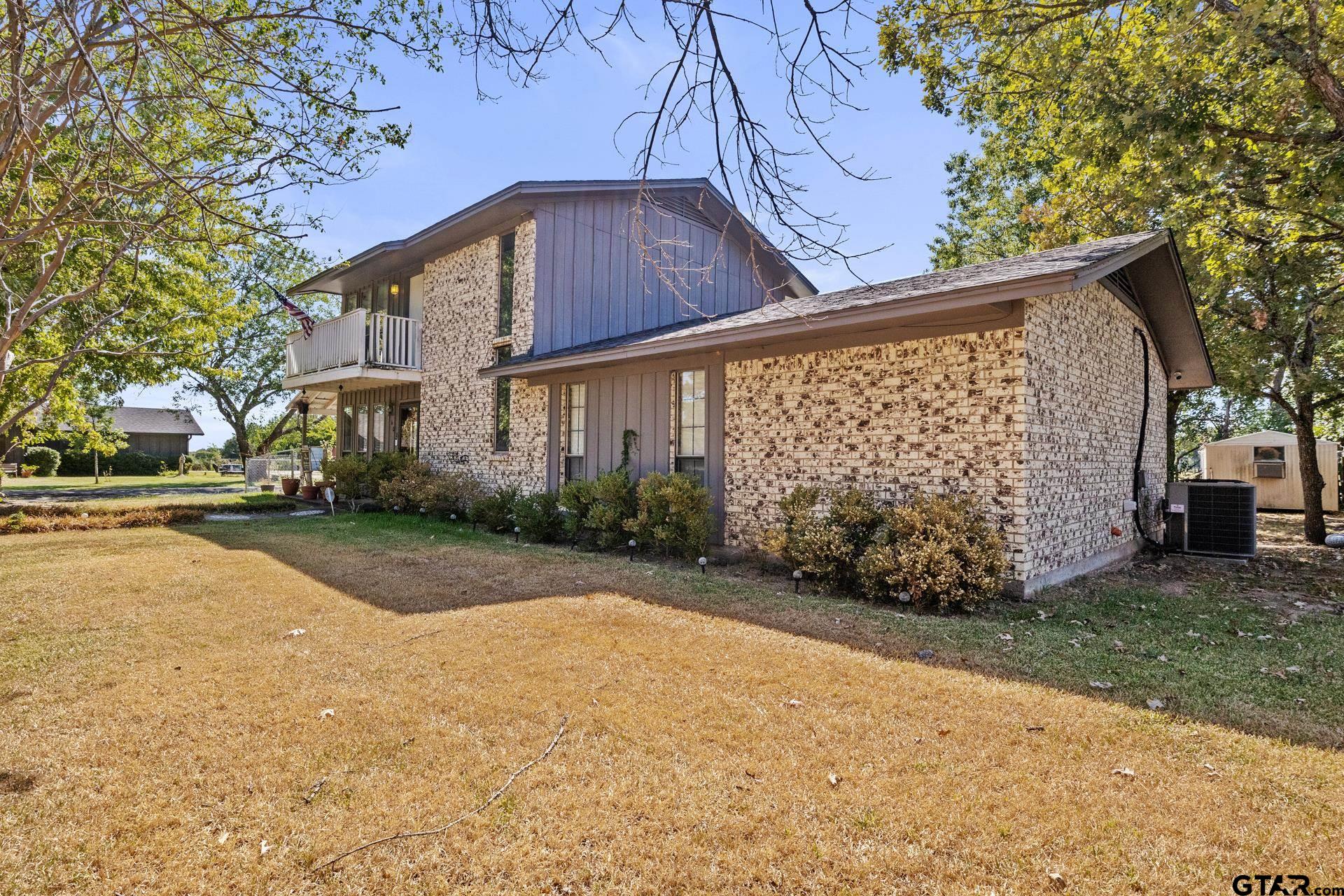 600 W 12th St