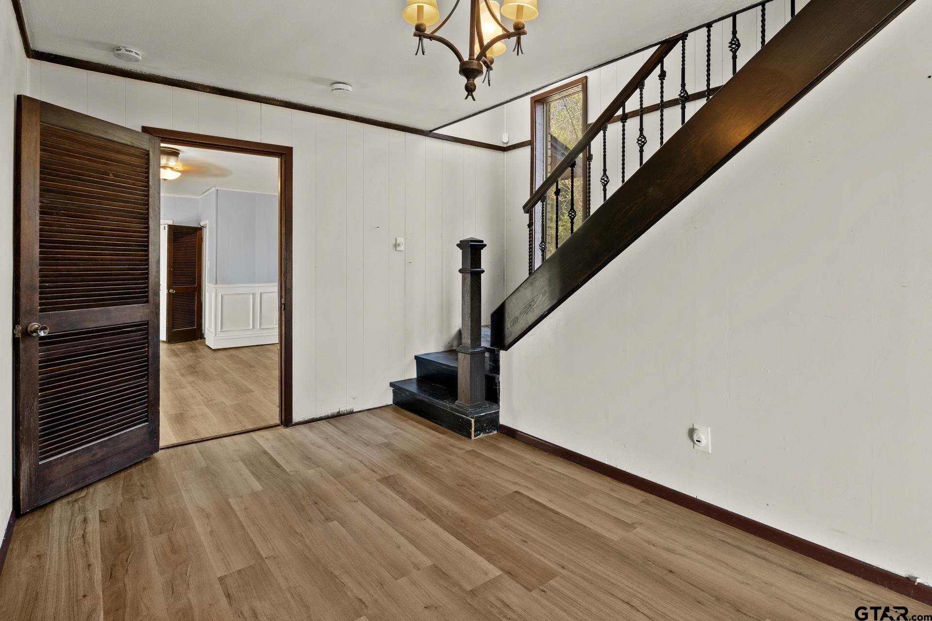 600 W 12th St