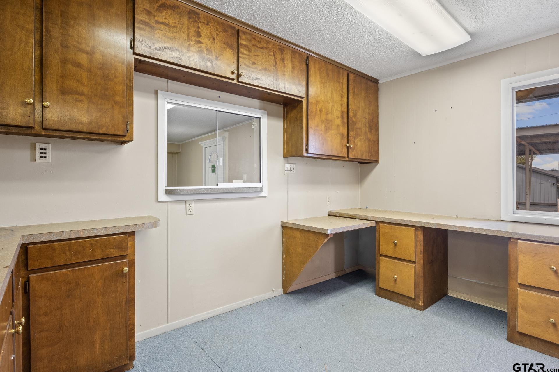 203 E 16th