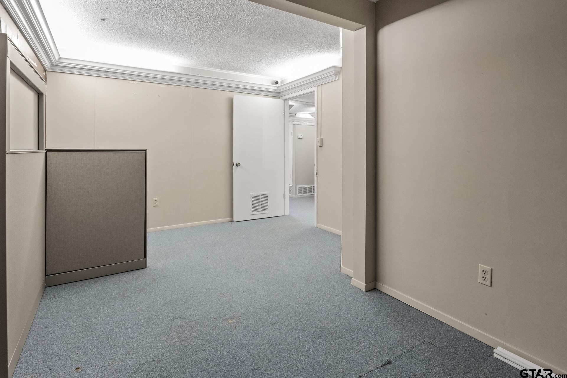 203 E 16th