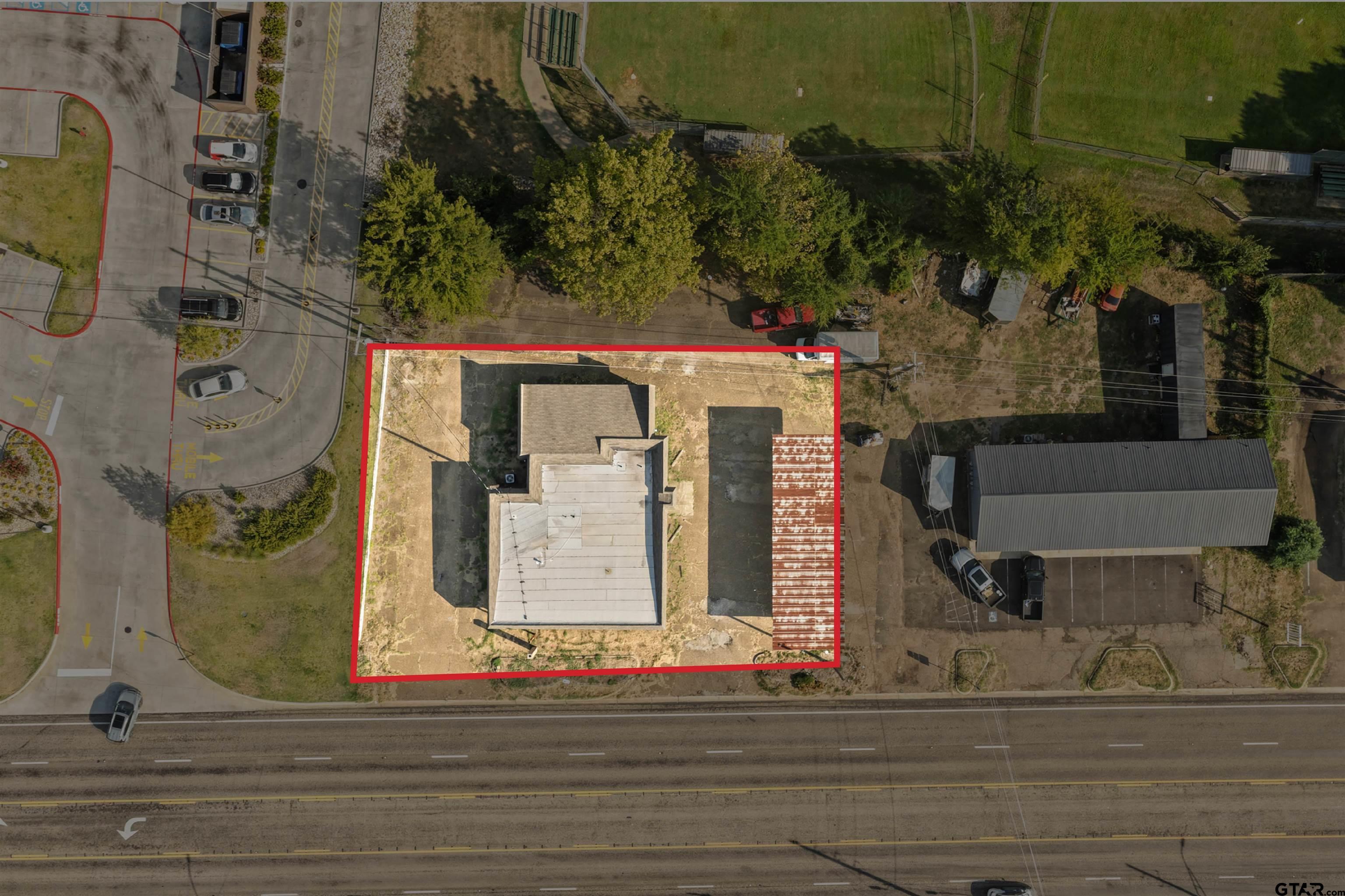 203 E 16th