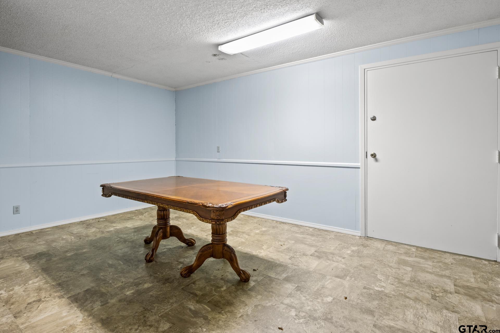 203 E 16th