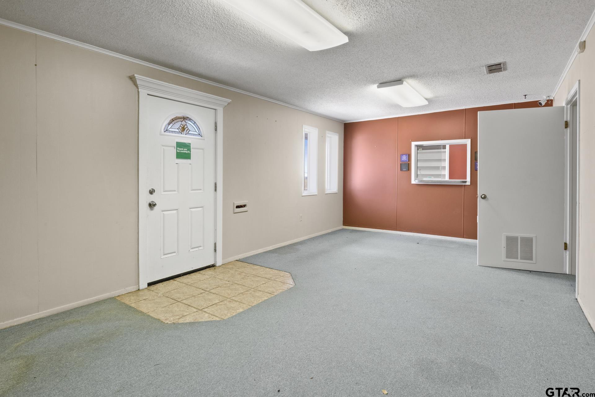 203 E 16th