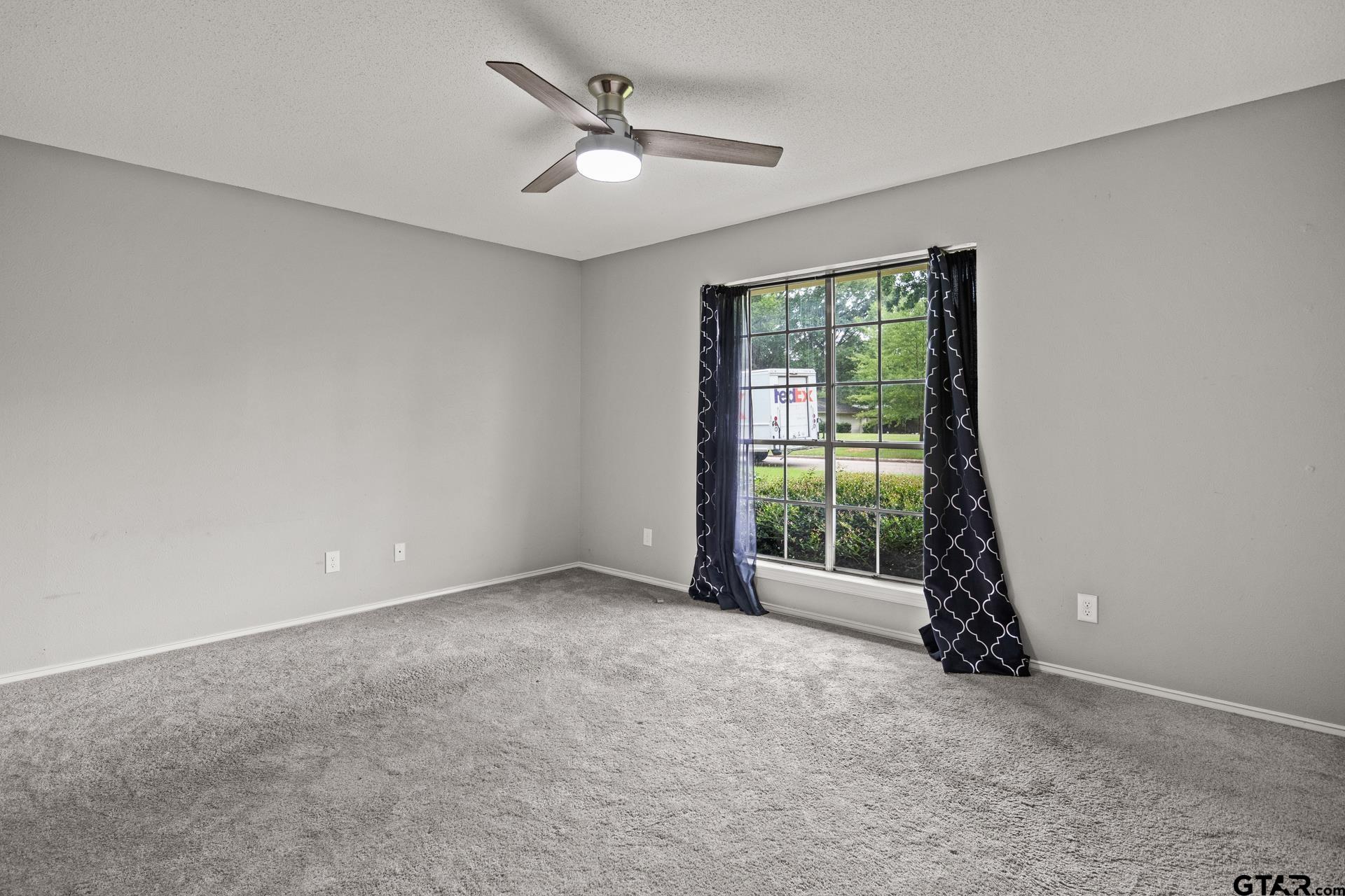105 Kent Dr