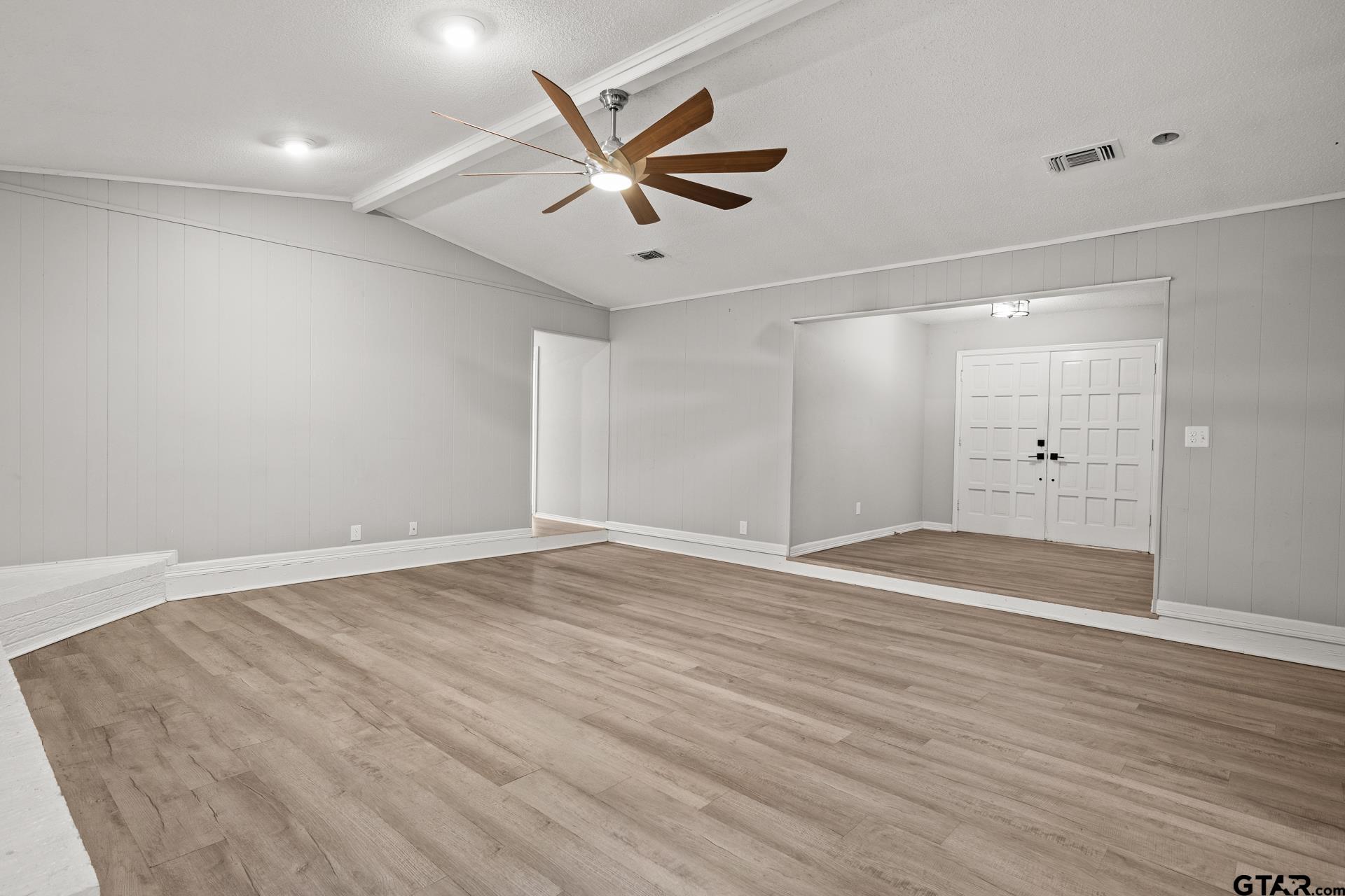 105 Kent Dr