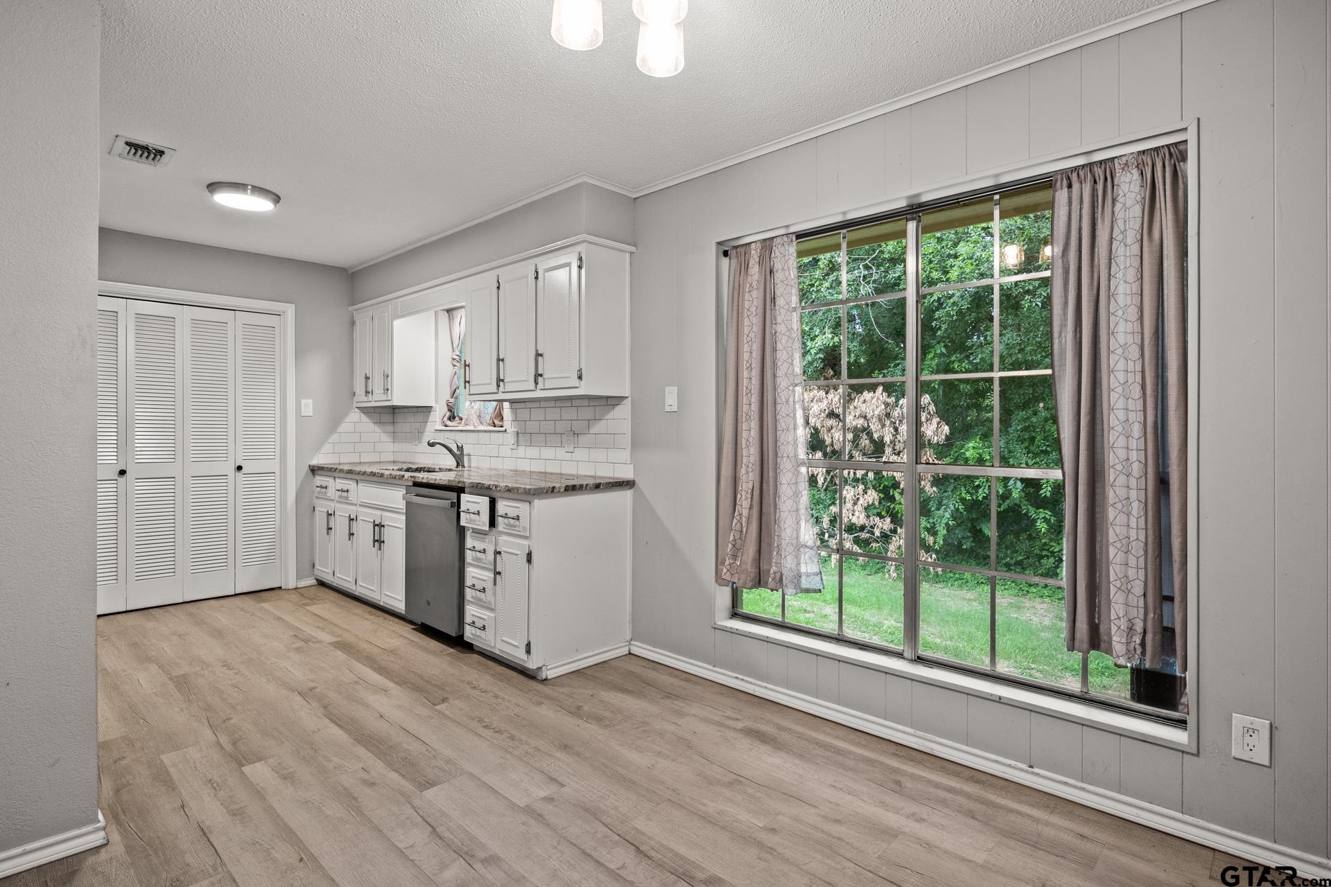 105 Kent Dr