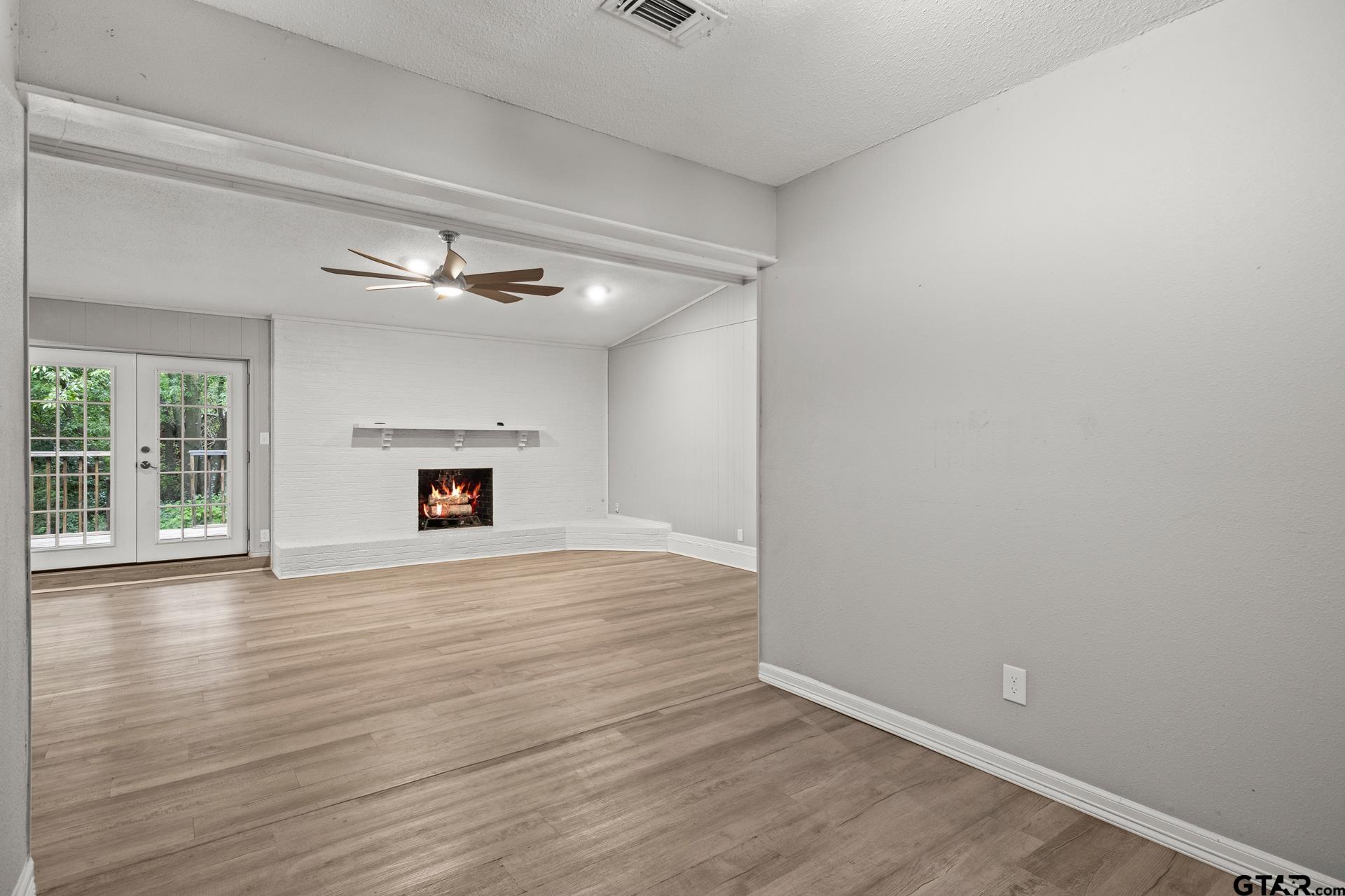 105 Kent Dr