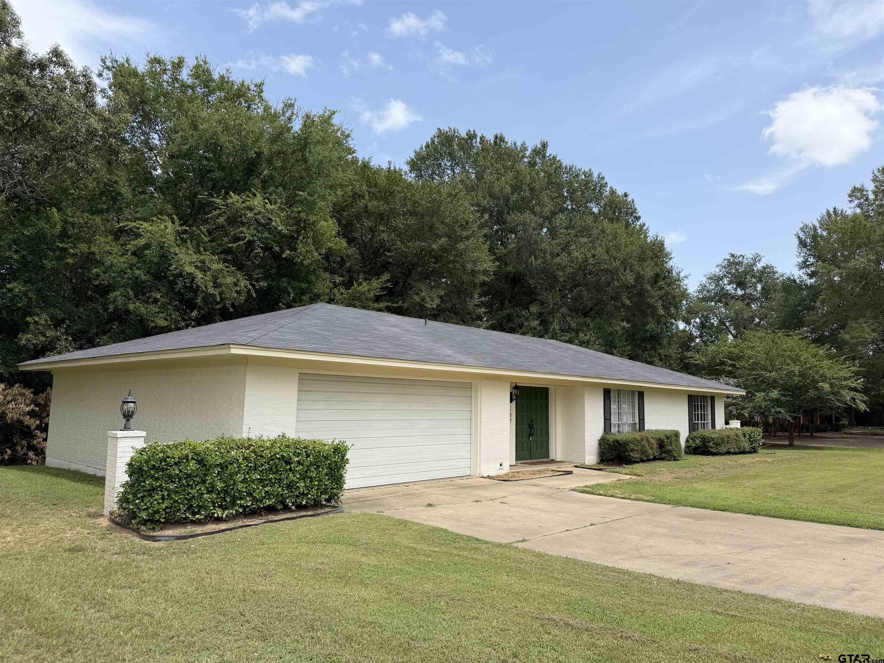 105 Kent Dr