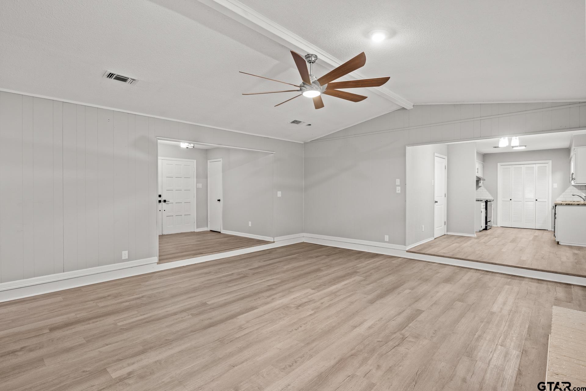 105 Kent Dr