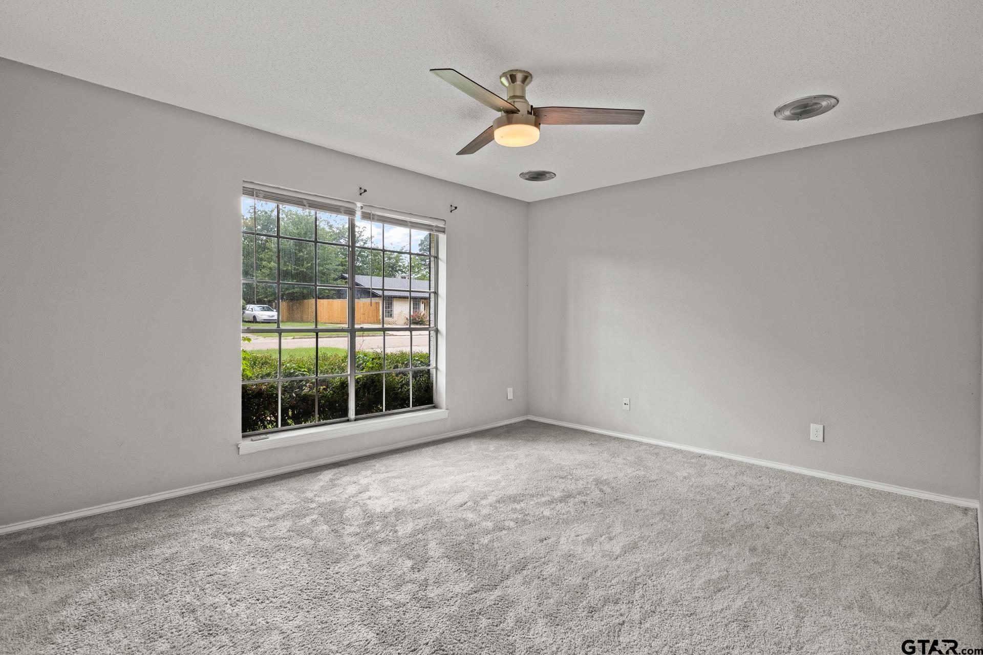 105 Kent Dr