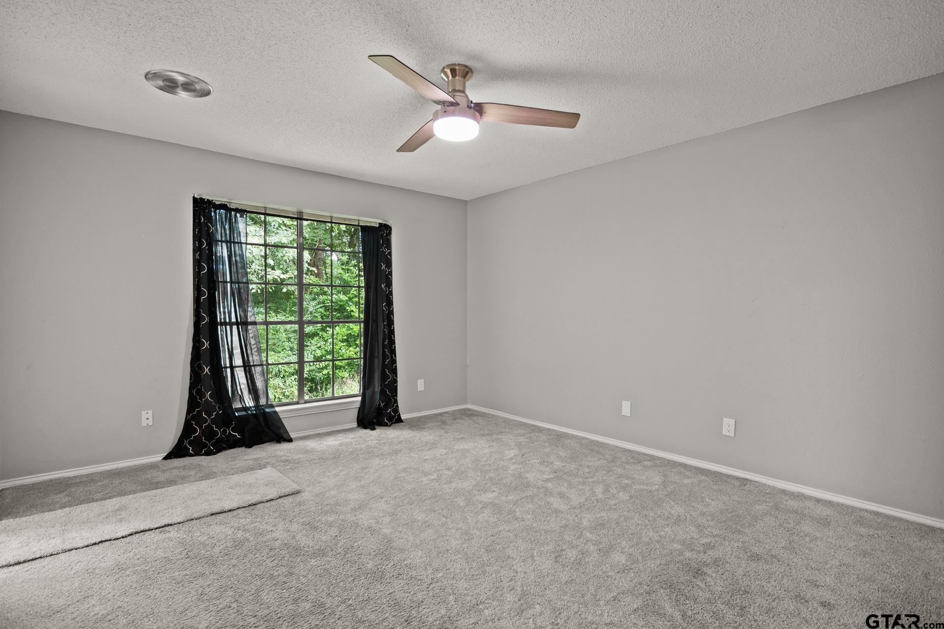 105 Kent Dr