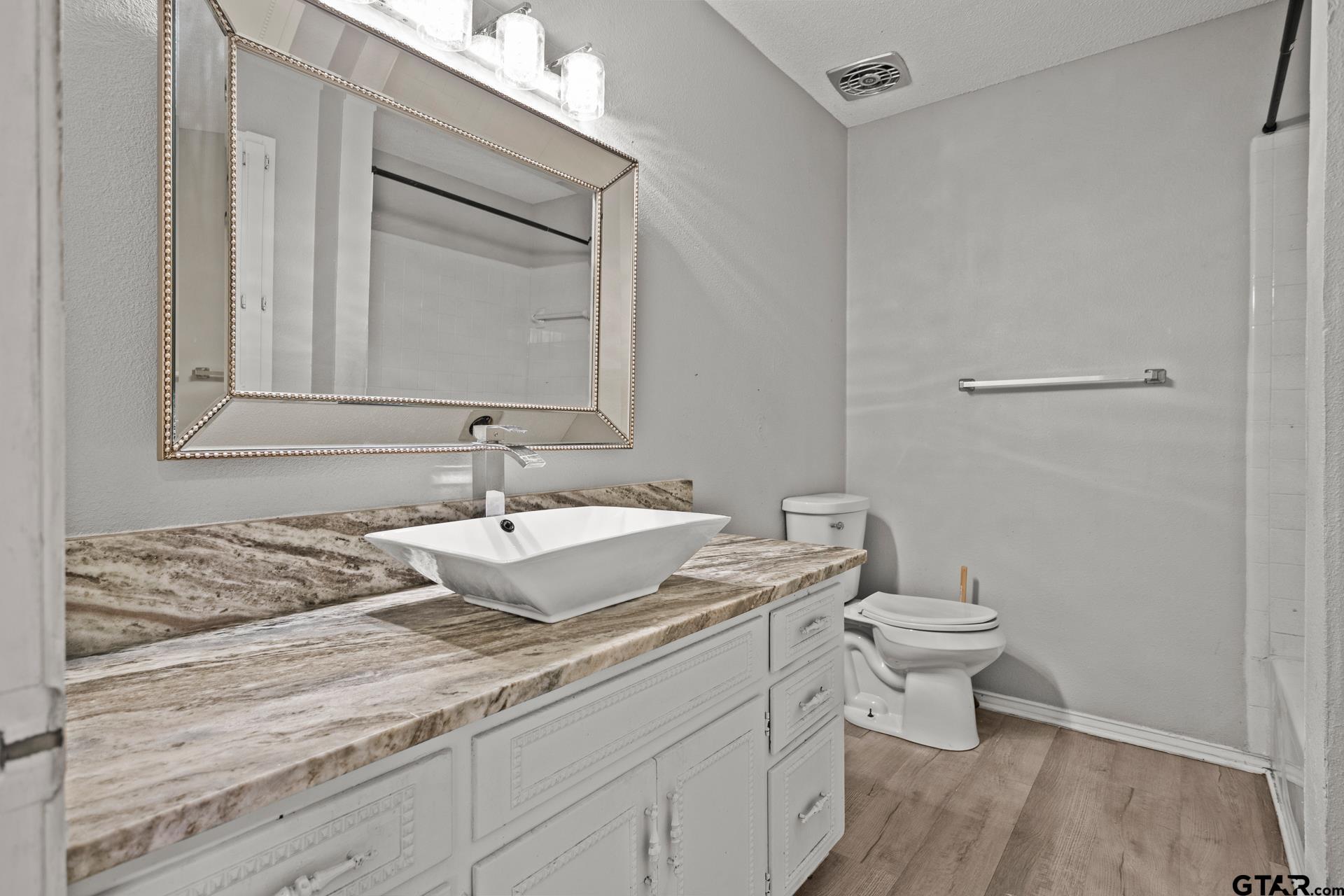 105 Kent Dr