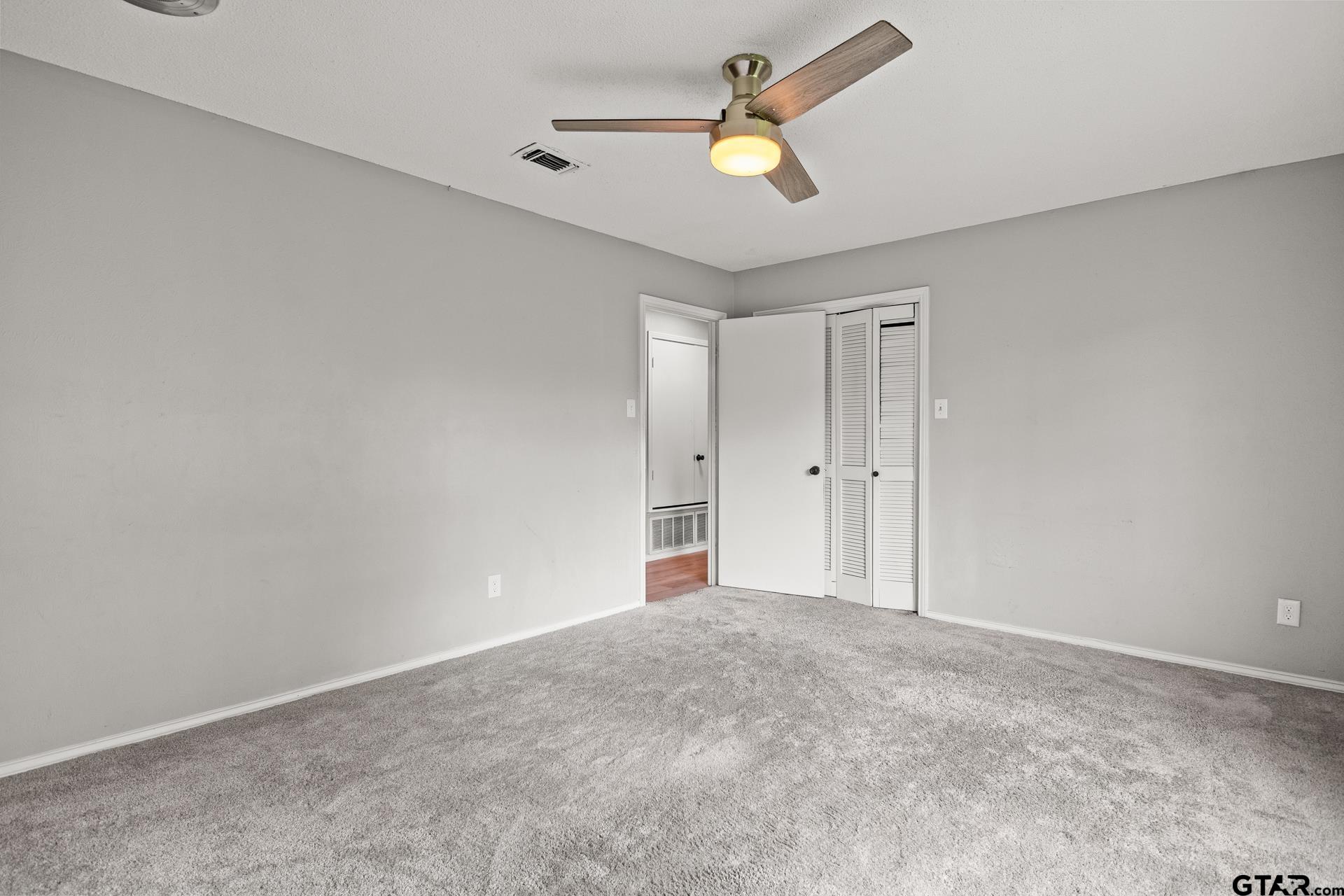 105 Kent Dr