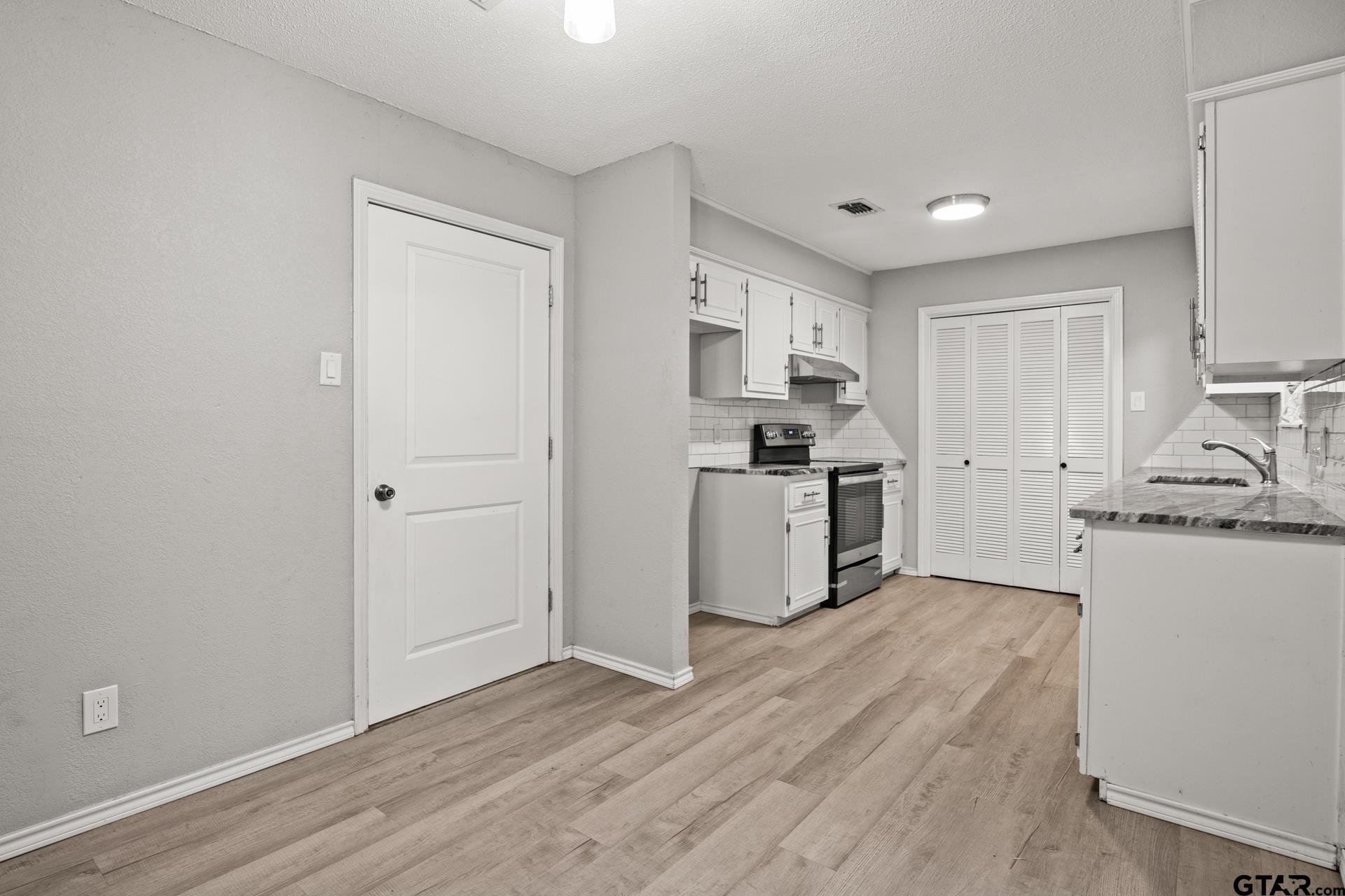 105 Kent Dr